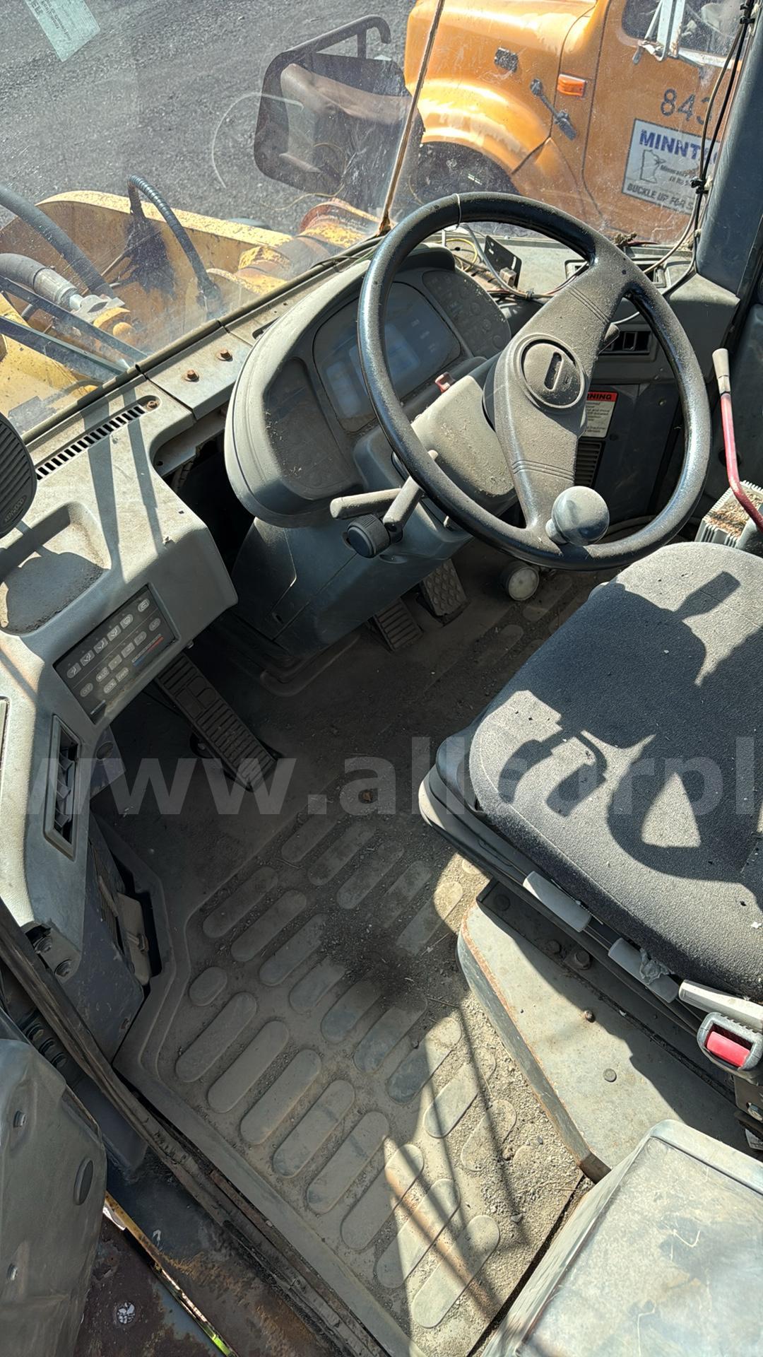 Komatsu WA500 Wheel Loader Komatsu WA500 Government Surplus Auction - Photo #6
