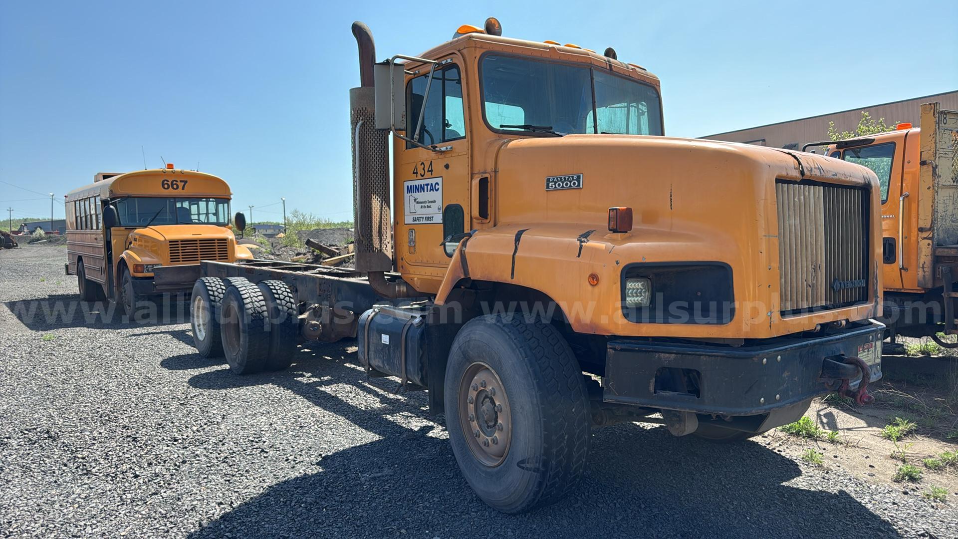1998 International Paystar 5000 6x4 Semi Tractor International 5000 Government Surplus Auction - Primary Photo