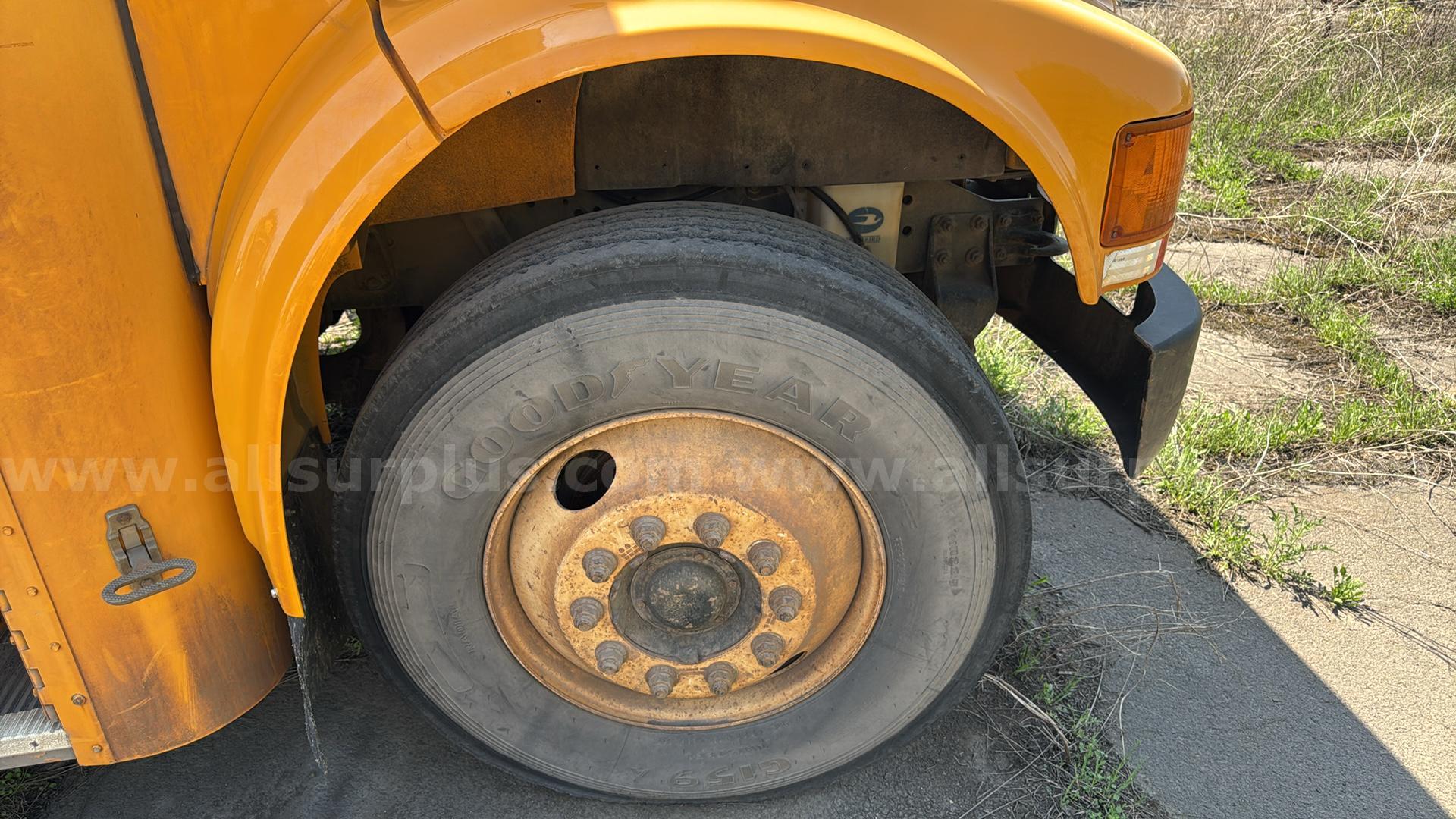 1997 International 4700 Blue Bird Bus International 4700 Government Surplus Auction - Photo #3