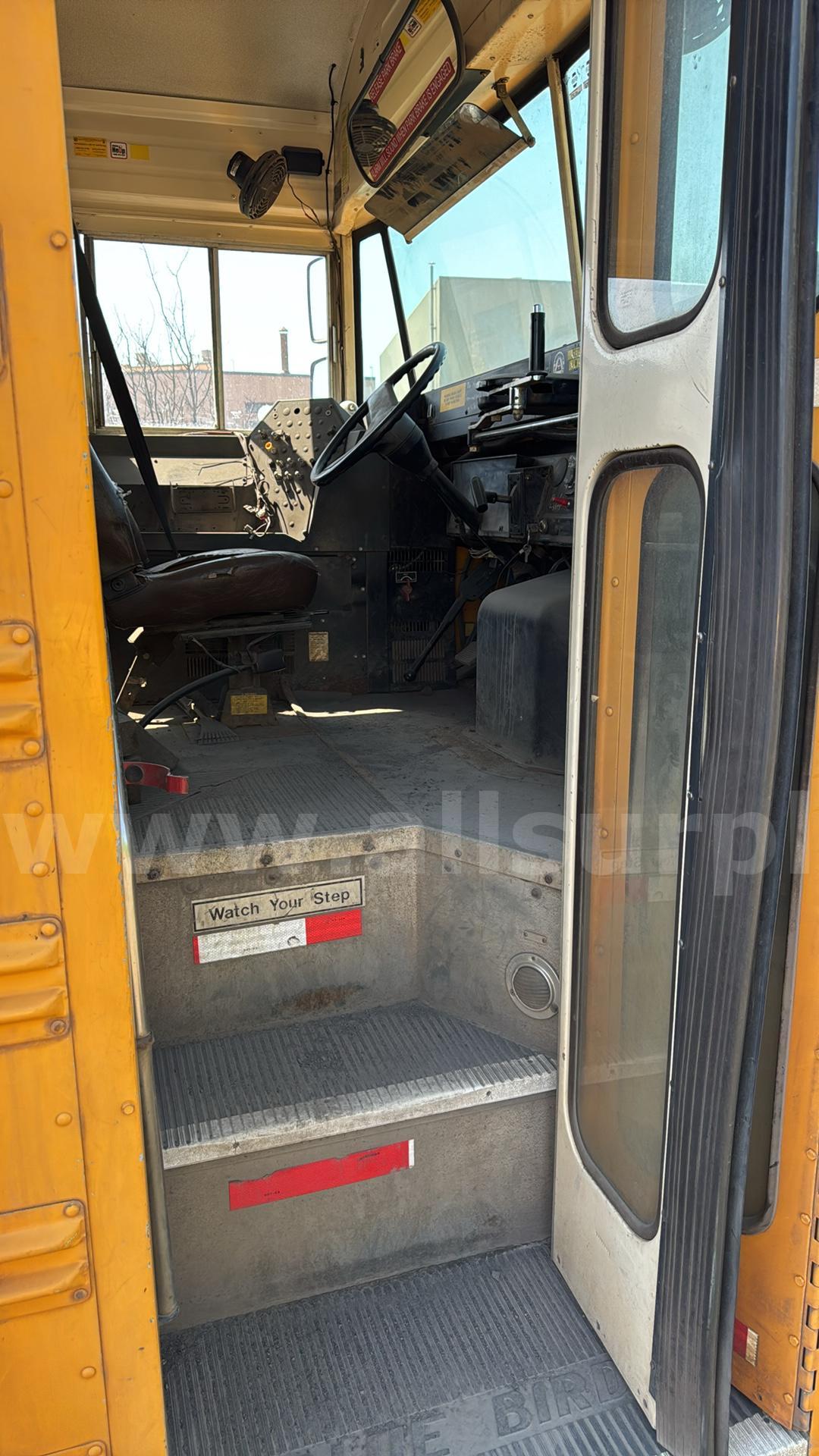 1997 International 4700 Blue Bird Bus International 4700 Government Surplus Auction - Photo #4