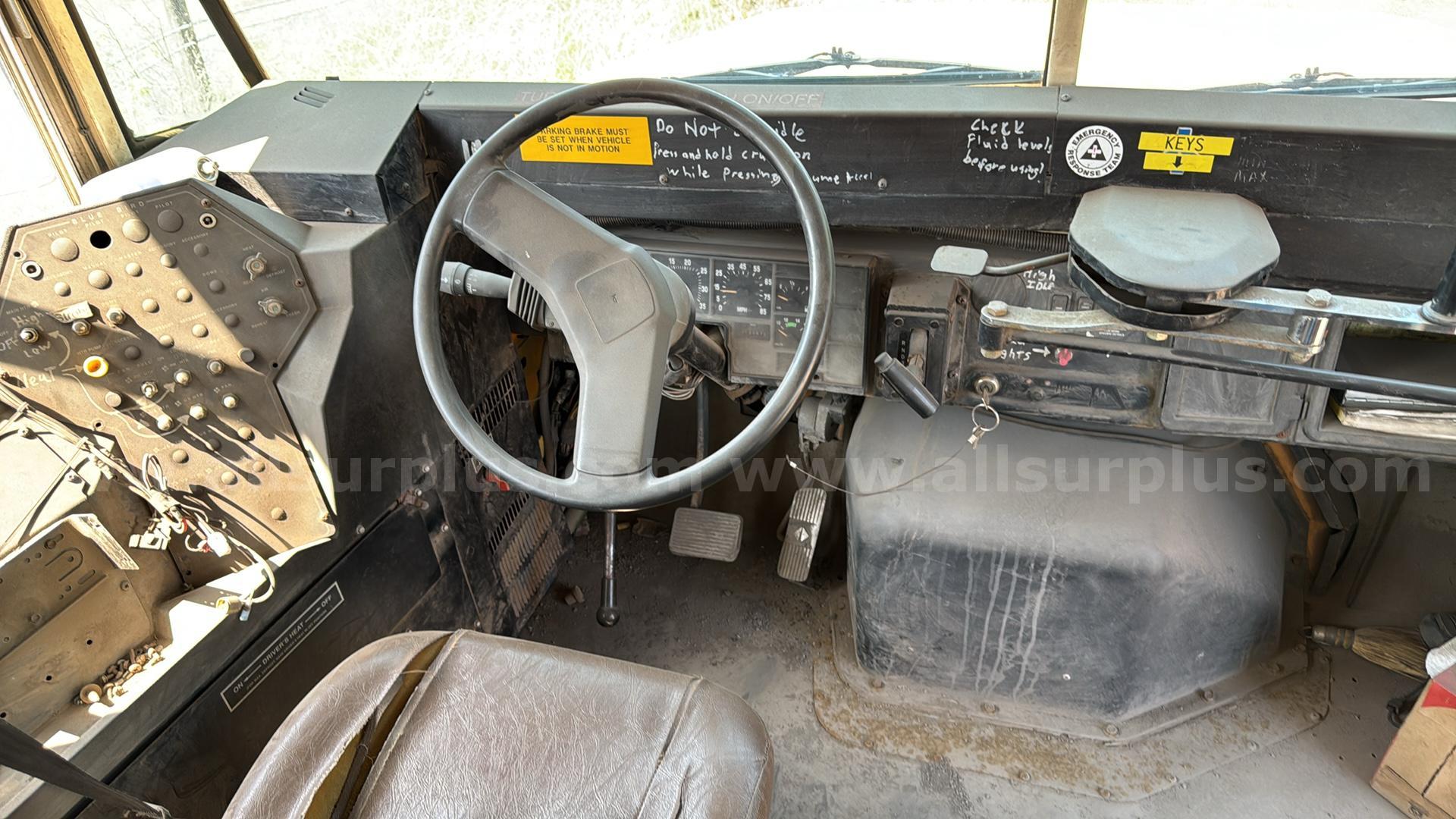 1997 International 4700 Blue Bird Bus International 4700 Government Surplus Auction - Photo #5