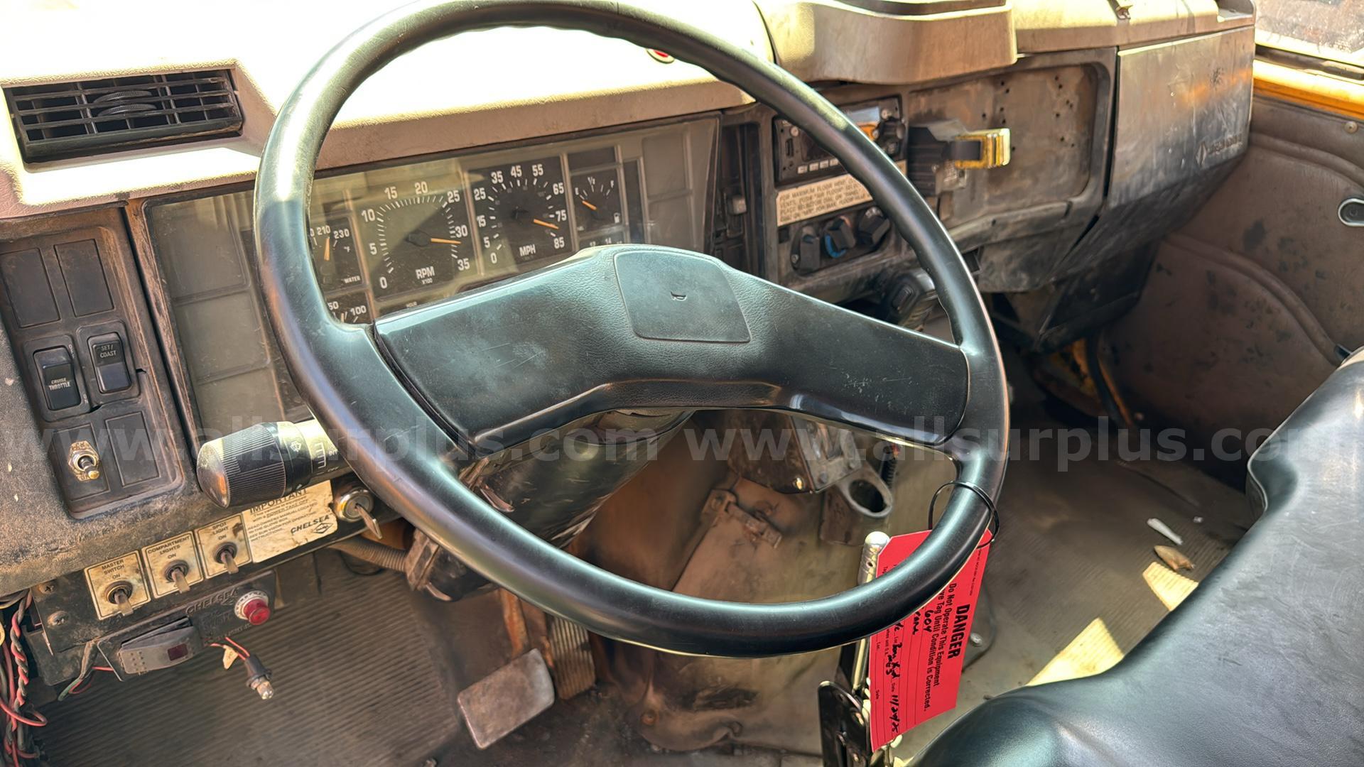 2001 International 4700 Crew Cab Utility Truck International 4700 Government Surplus Auction - Photo #5