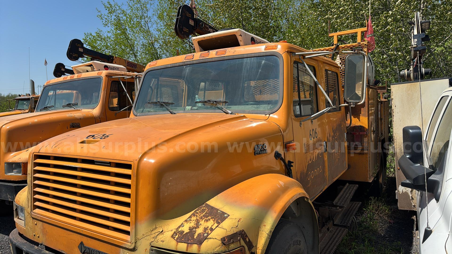 2002 International 4700 Crew Cab Utility Service Truck International 4700 Government Surplus Auction - Photo #3