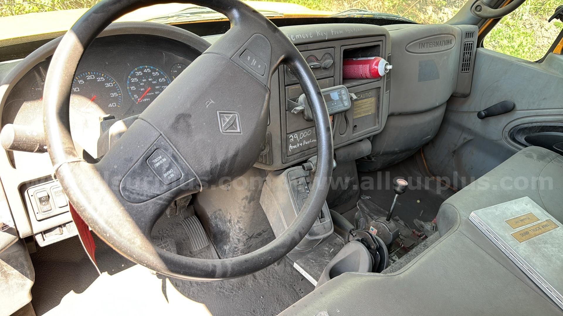 2003 International 4300 SBA 4x2 Dump Truck International 4300 Government Surplus Auction - Photo #5