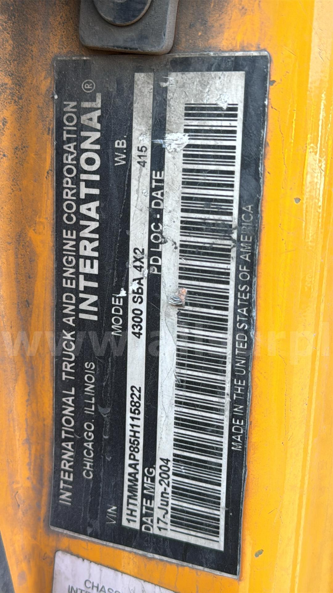 2004 International 4300 SBA 4x2 Dump Truck International 4300 Government Surplus Auction - Photo #3