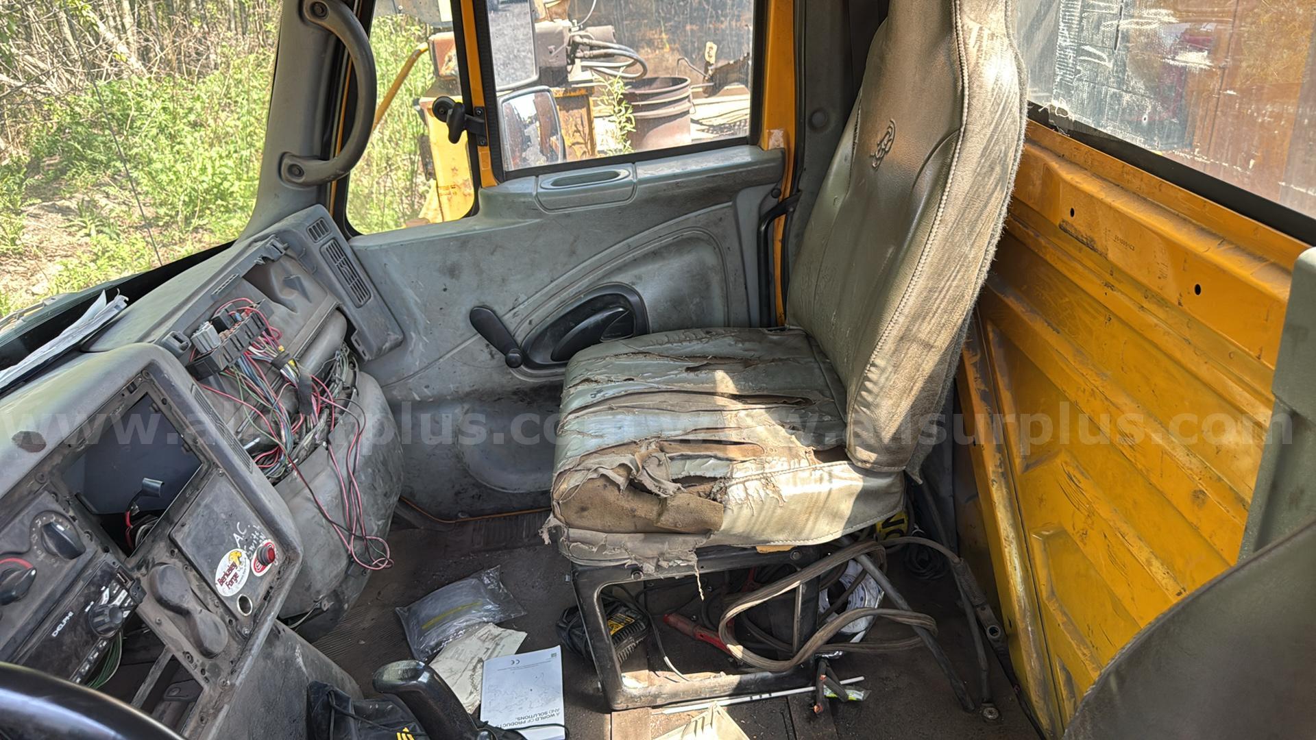 2006 International 4300 SBA 4x2 Cab & Chassis International 4300 Government Surplus Auction - Photo #5