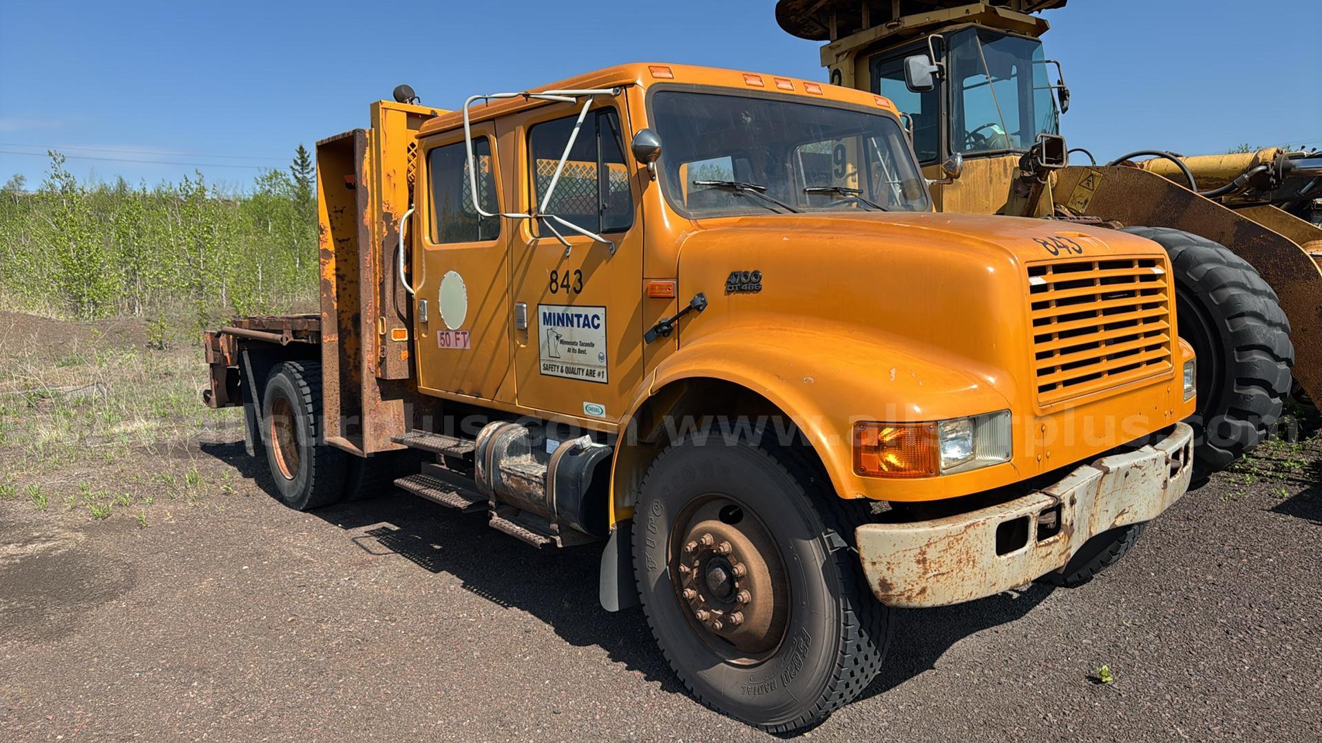 International 4700 4x2 Crew Cab Flatbed