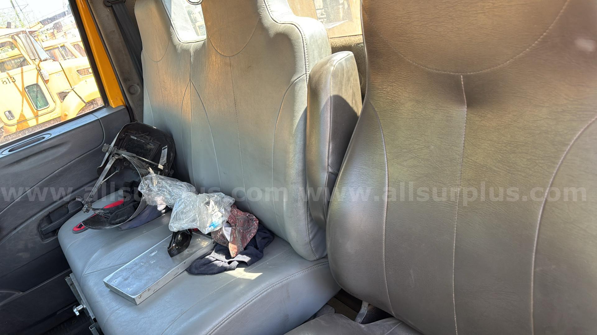 2014 International DuraStar 4300 Utility Service Truck International 4300 Government Surplus Auction - Photo #5