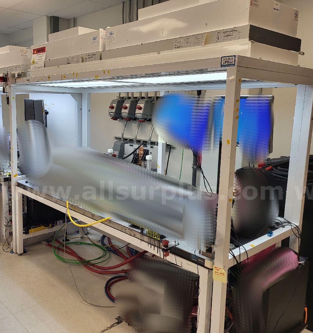 Laminar Flow Hood. Laminar Flow Hood.  Government Surplus Auction - Primary Photo