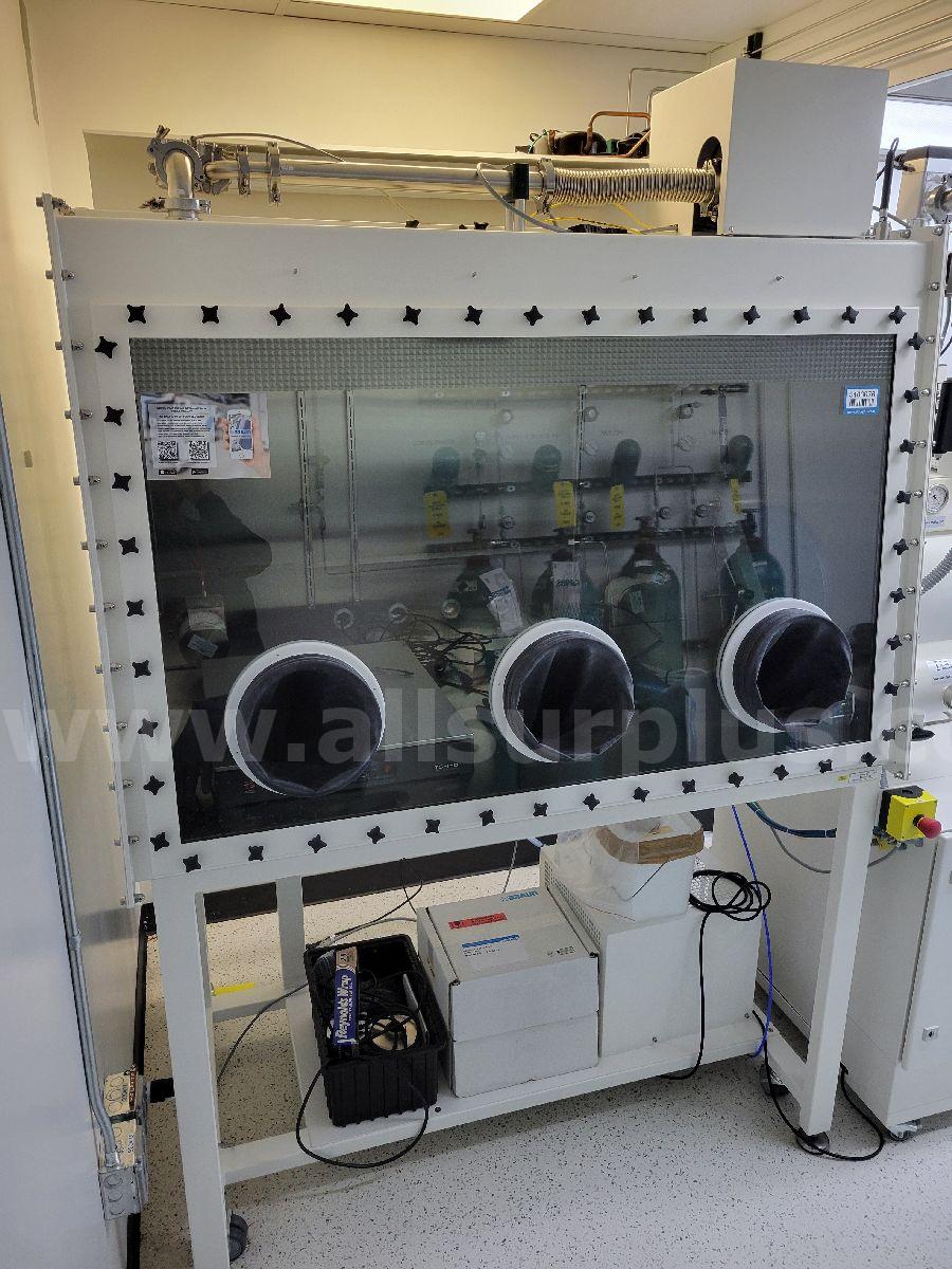 M. Braun MB200G Isolator M. Braun MB200G Government Surplus Auction - Photo #2