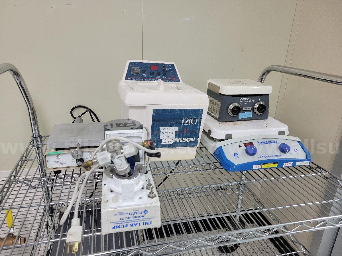 9pcs Laboratory Equipment   Government Surplus Auction - Primary Photo