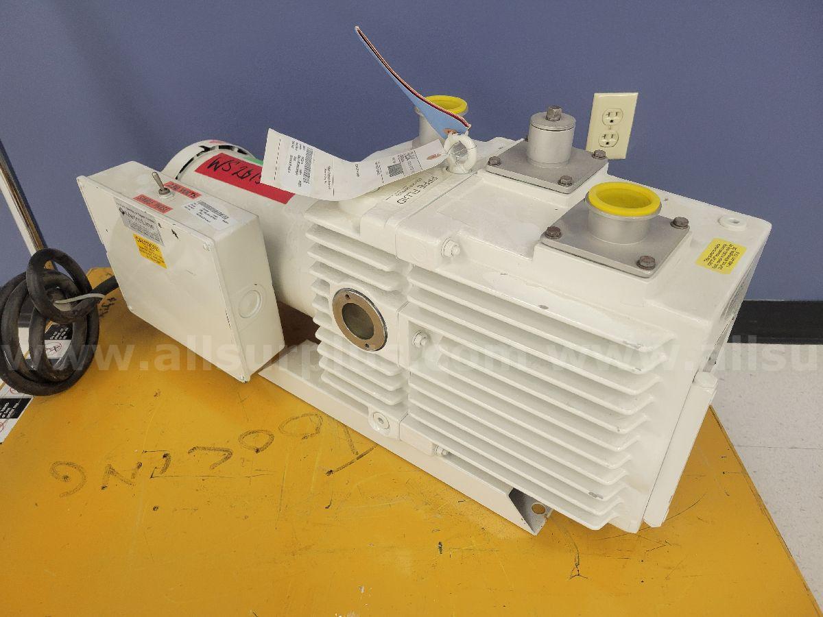 Leybold D30AC Vacuum Pump