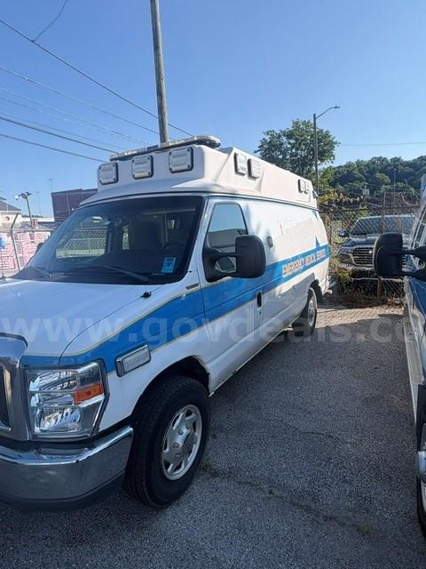 2014 Ford Econoline Ford Econoline Government Surplus Auction - Photo #2