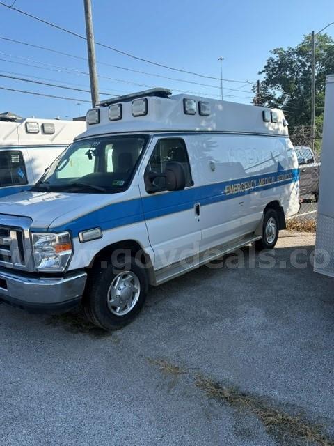 2014 Ford Econoline Ford Econoline Government Surplus Auction - Photo #2