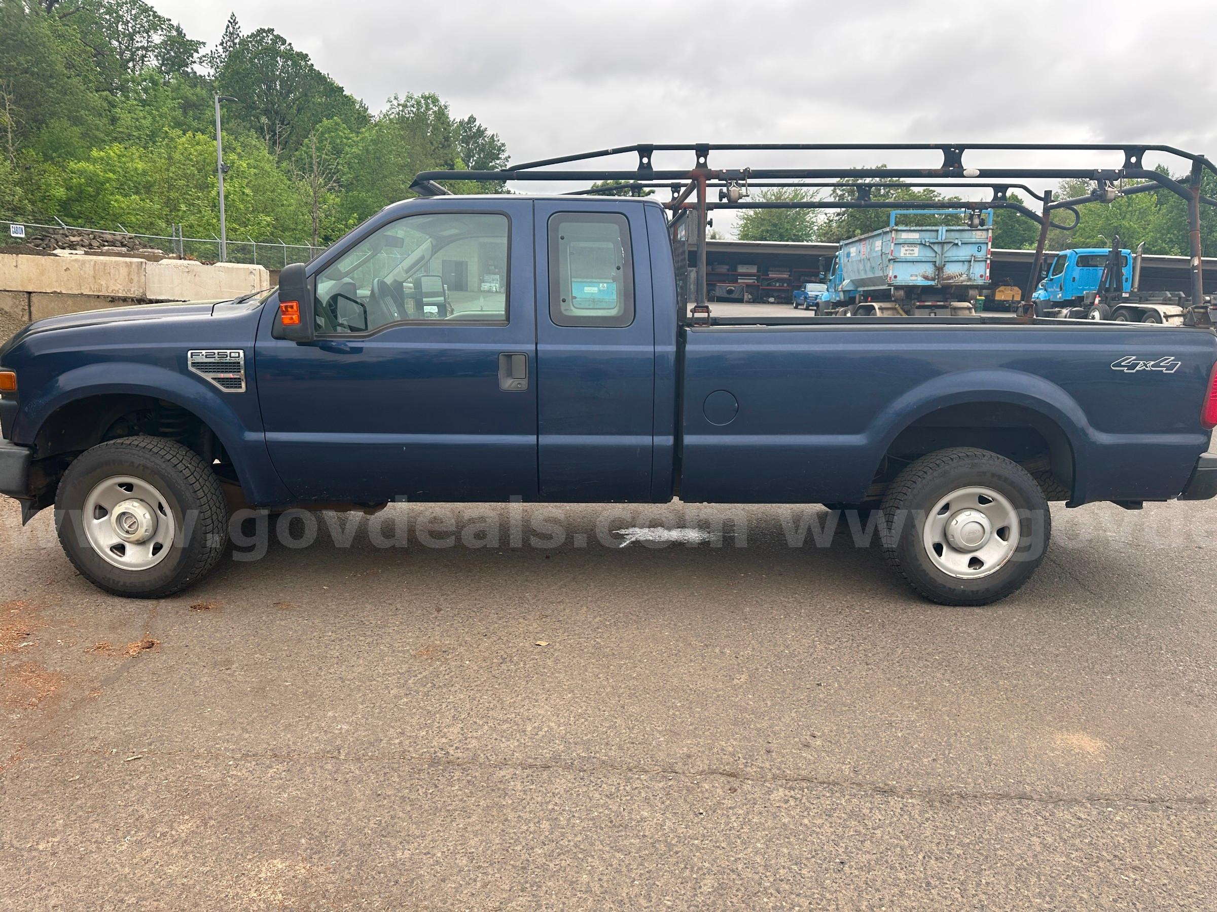 2008 Ford F-250 SD XL SuperCab Long Bed 4WD Ford F-250 Government Surplus Auction - Photo #2