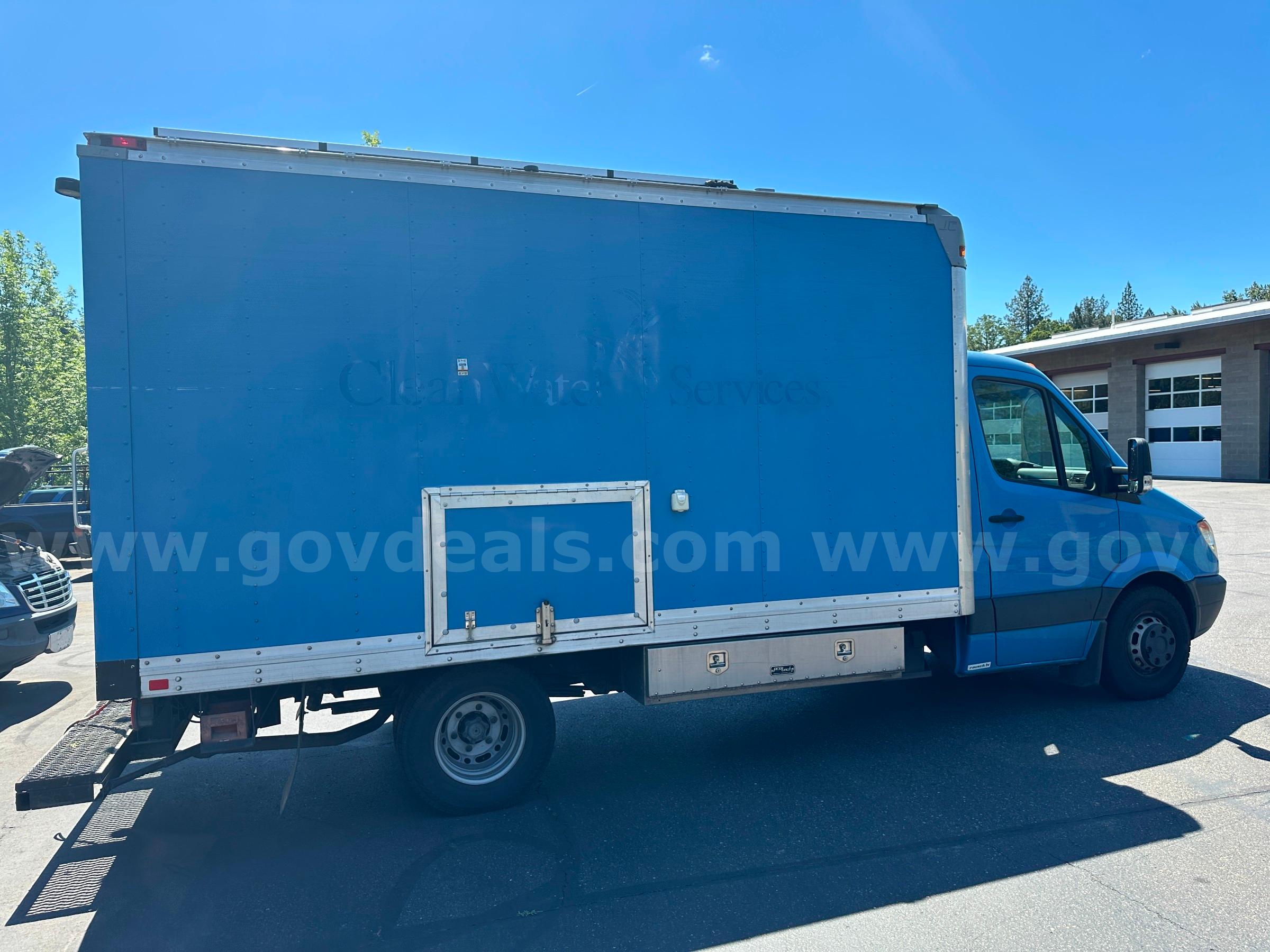 2008 Freightliner Sprinter Van w/Sewer Inspection Equipment Freightliner Sprinter Van Government Surplus Auction - Photo #2