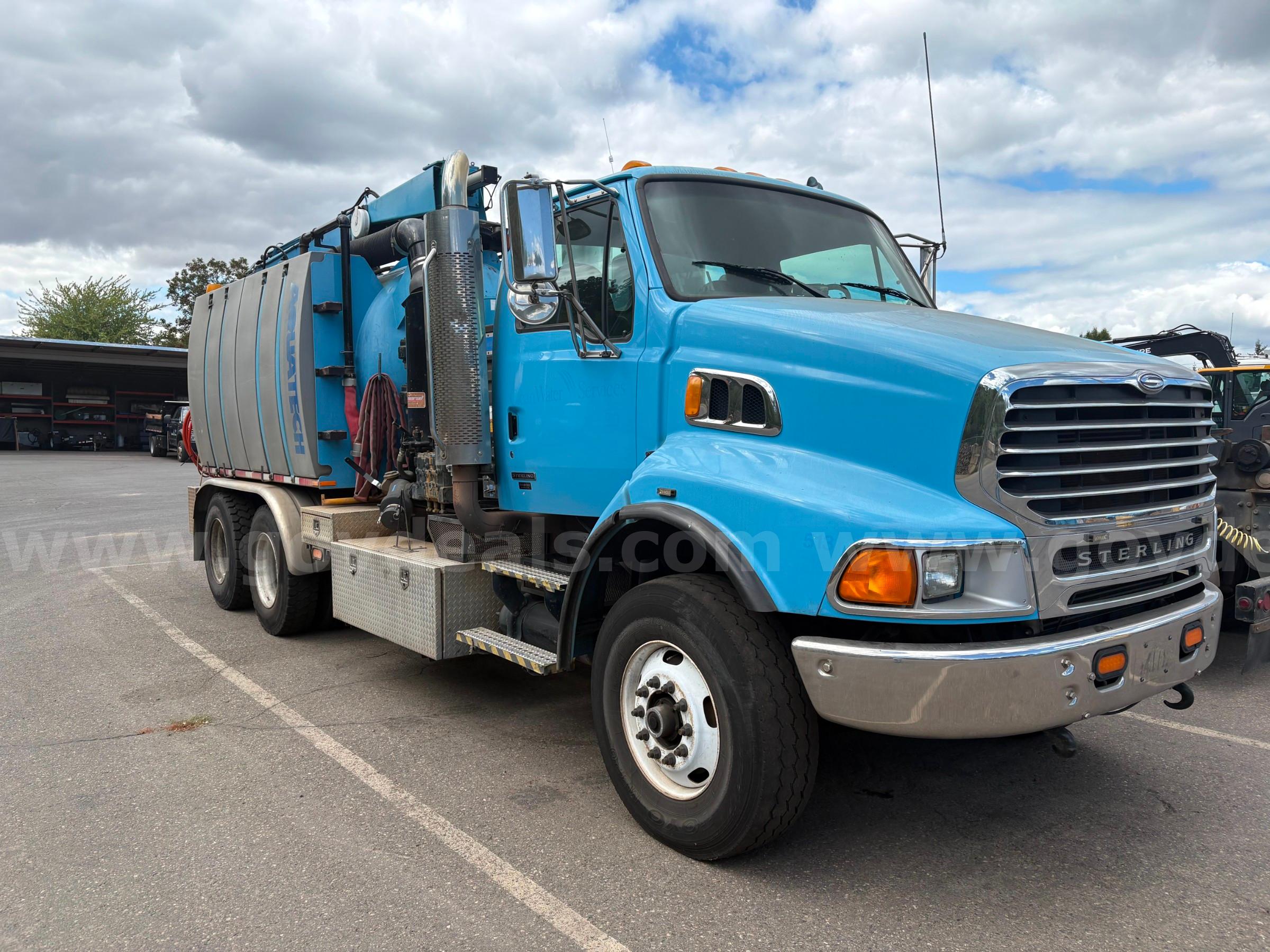 2007 Sterling LT9500 Conventional Cab Combination Sewer Cleaner