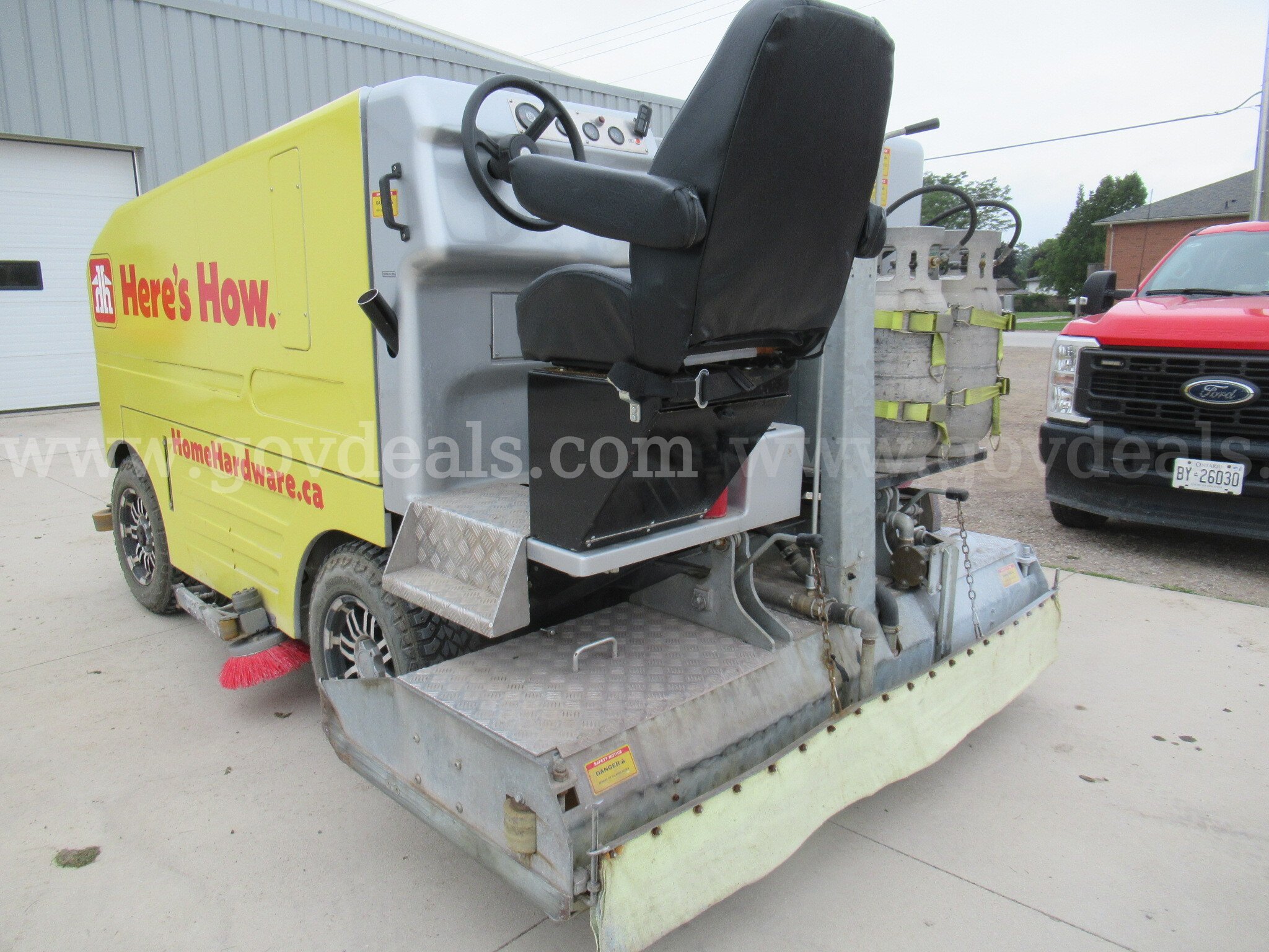 2016 Olympia Ice Resurfacer Olympia Millennium Government Surplus Auction - Photo #3