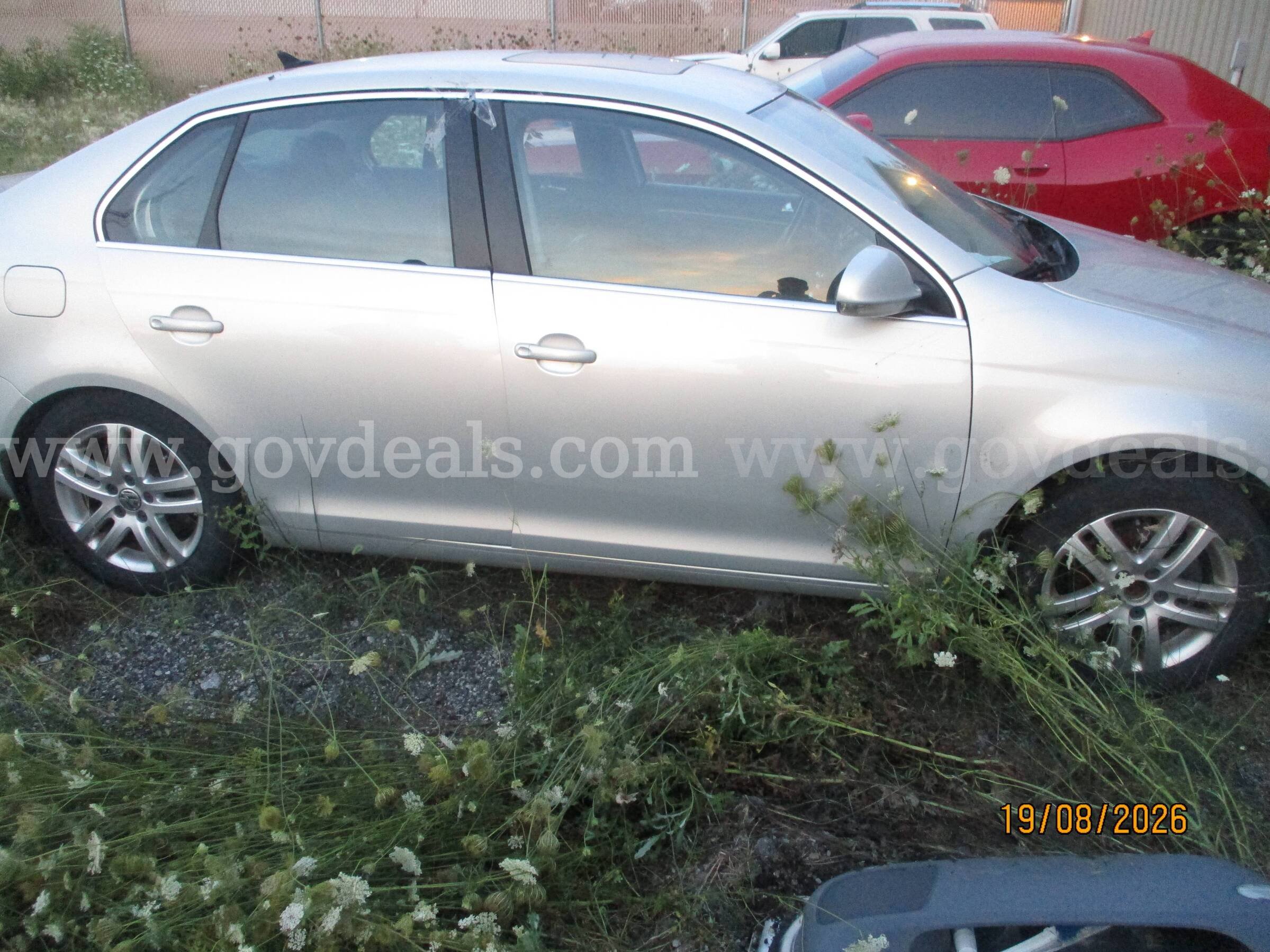 2010 Volkswagen Jetta Volkswagen Jetta Government Surplus Auction - Photo #2
