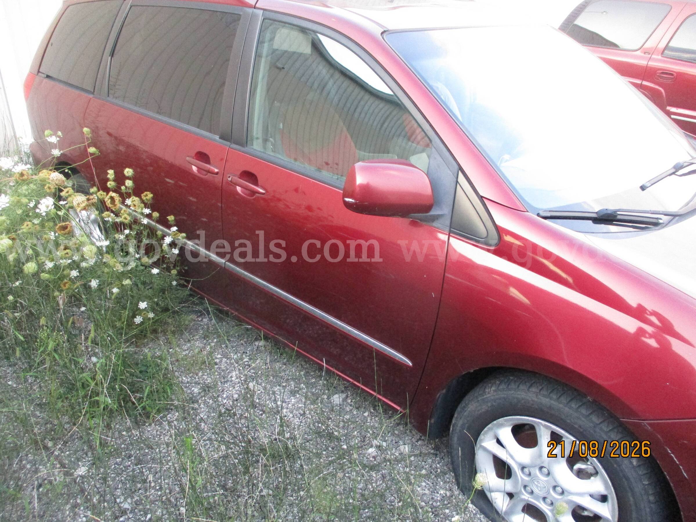 2006 Toyota Sienna XLE Toyota Sienna Government Surplus Auction - Photo #4