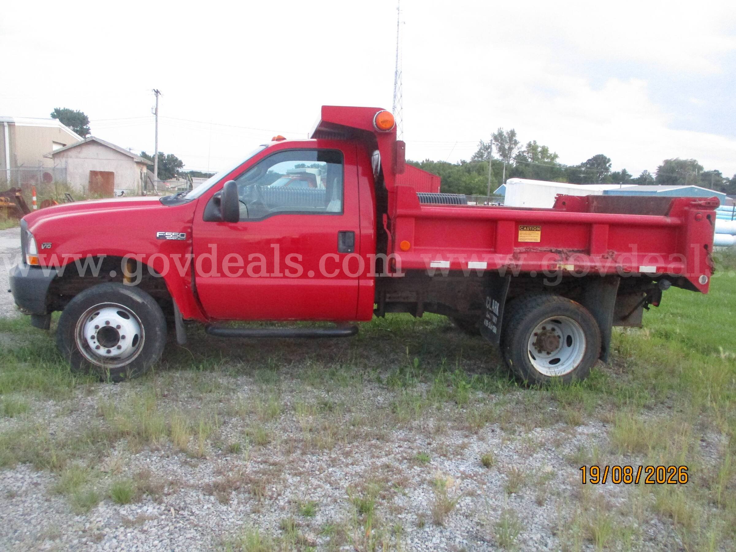 2004 Ford F-550 Regular Cab 2WD DRW Ford F-550 Government Surplus Auction - Photo #2