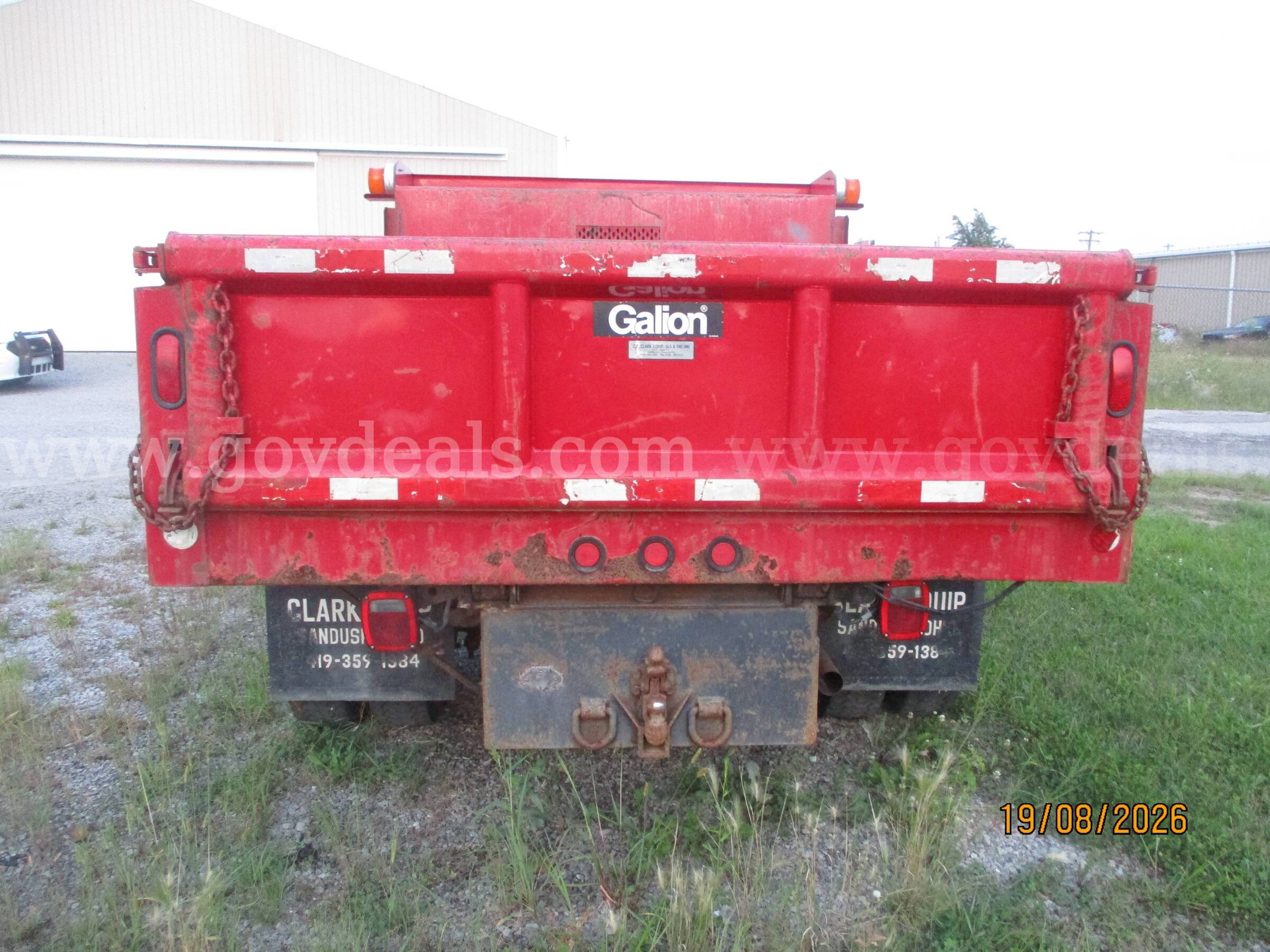 2004 Ford F-550 Regular Cab 2WD DRW Ford F-550 Government Surplus Auction - Photo #3