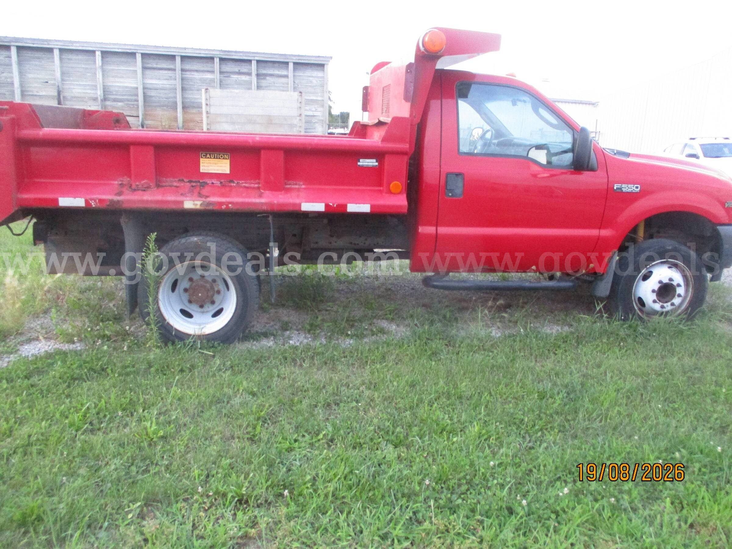 2004 Ford F-550 Regular Cab 2WD DRW Ford F-550 Government Surplus Auction - Photo #5