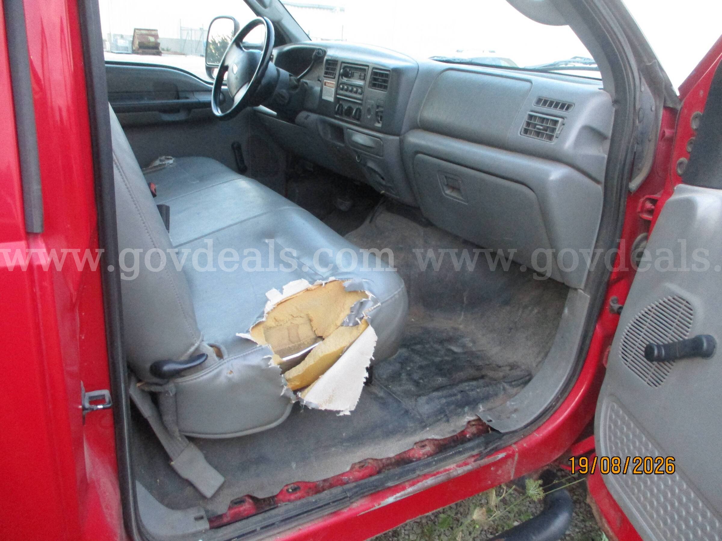 2004 Ford F-550 Regular Cab 2WD DRW Ford F-550 Government Surplus Auction - Photo #6