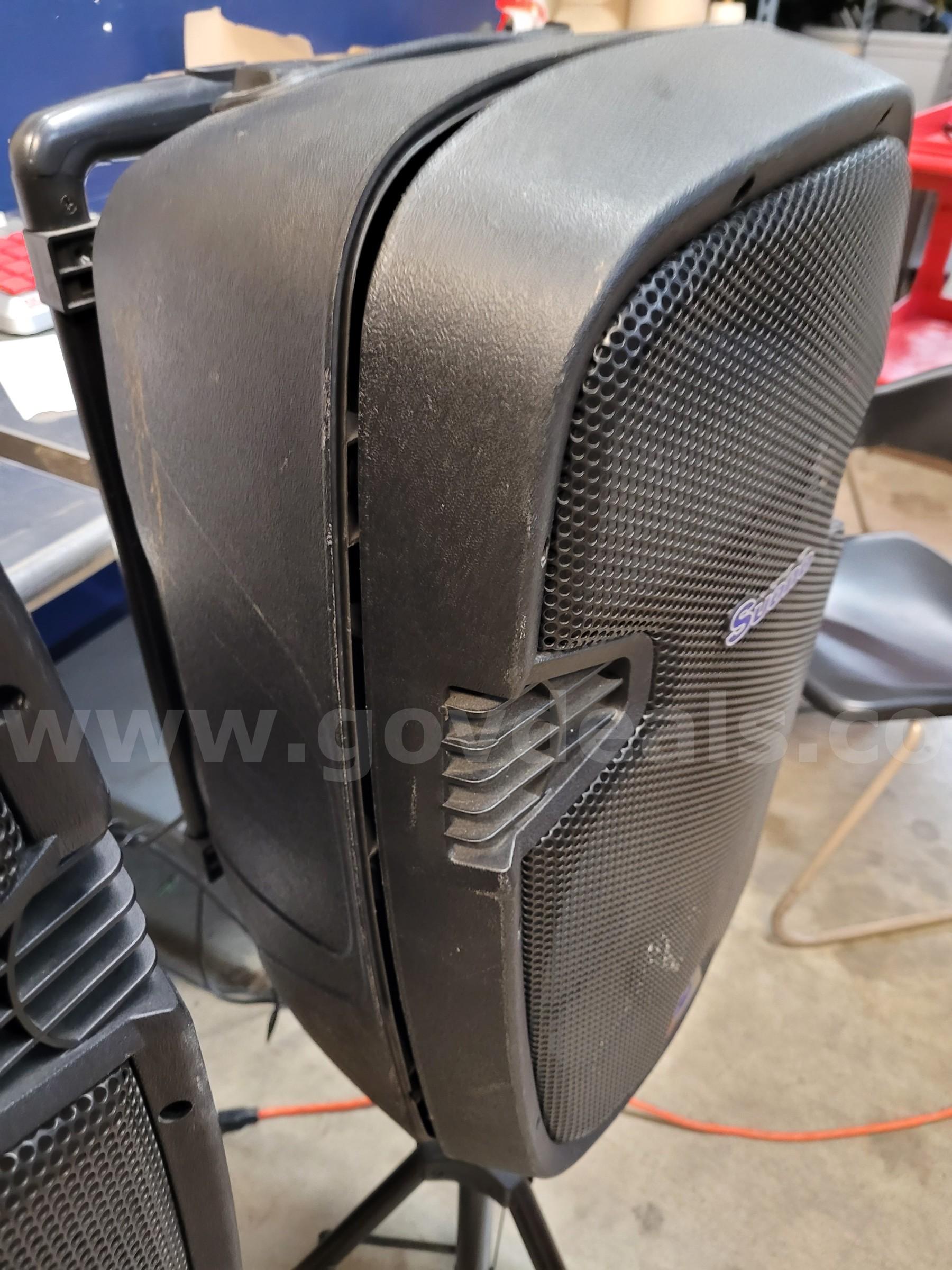 2 Svono Speakers with stands   Government Surplus Auction - Photo #2