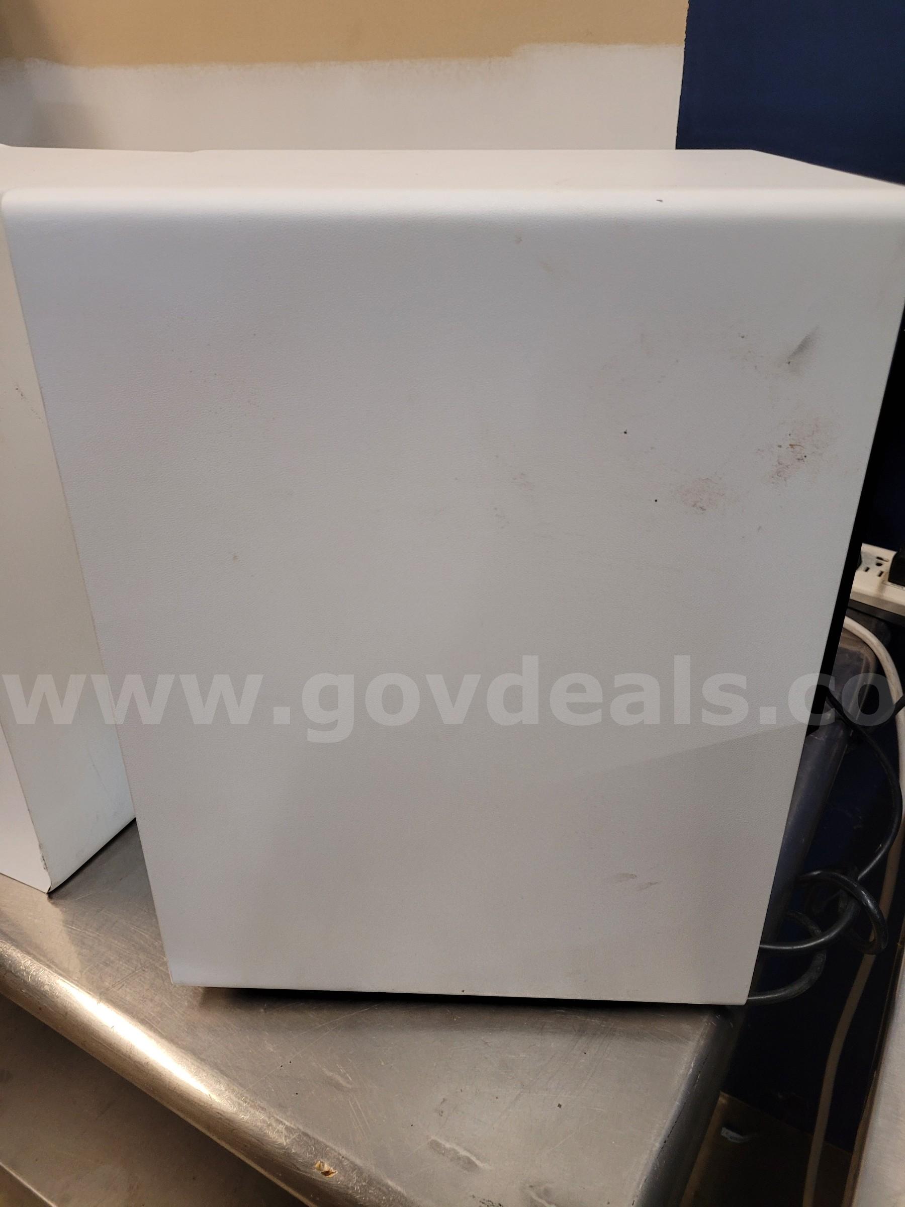 2 Yamaha Speakers Yamaha  Government Surplus Auction - Photo #4