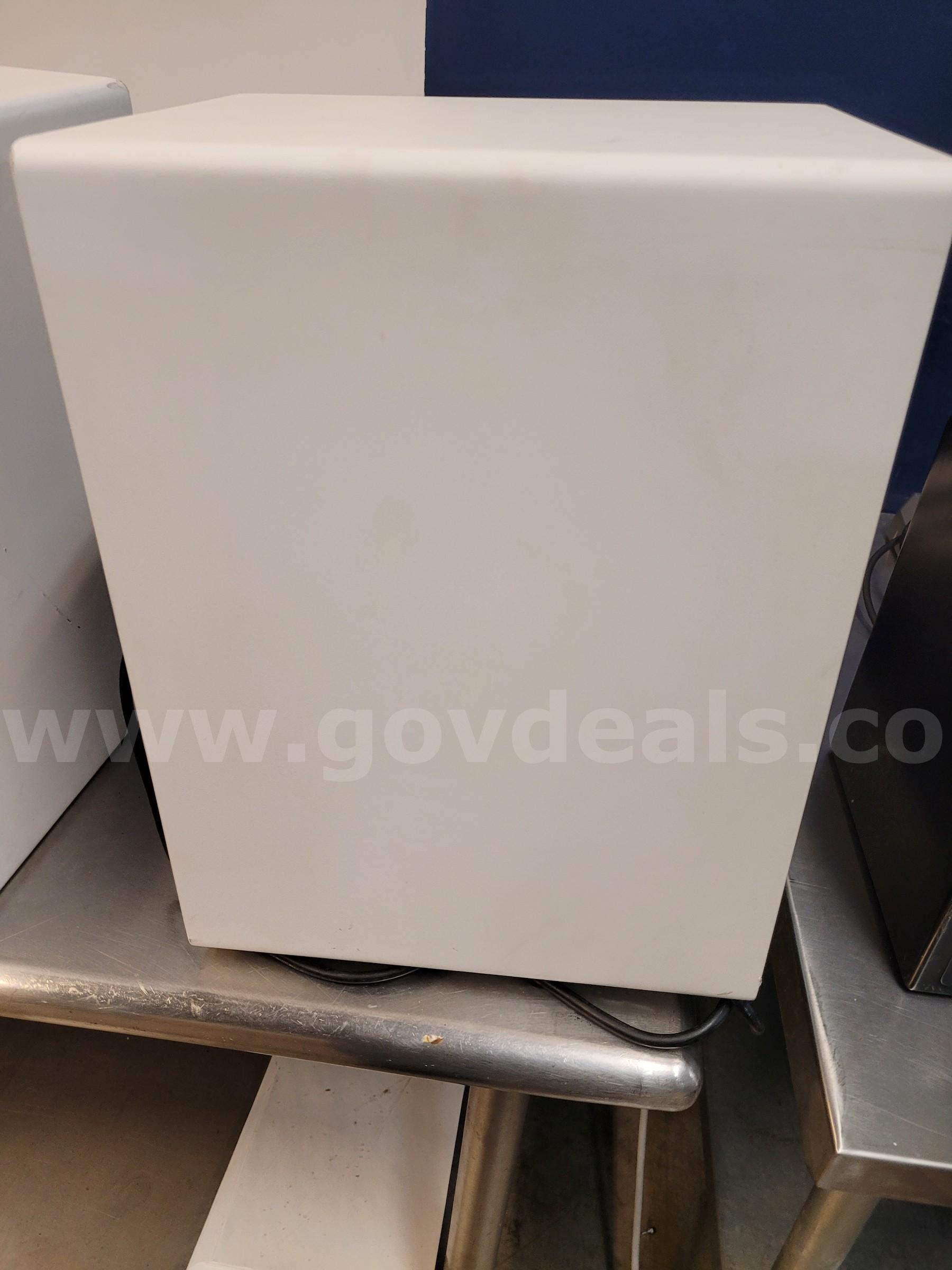 2 Yamaha Speakers Yamaha  Government Surplus Auction - Photo #6