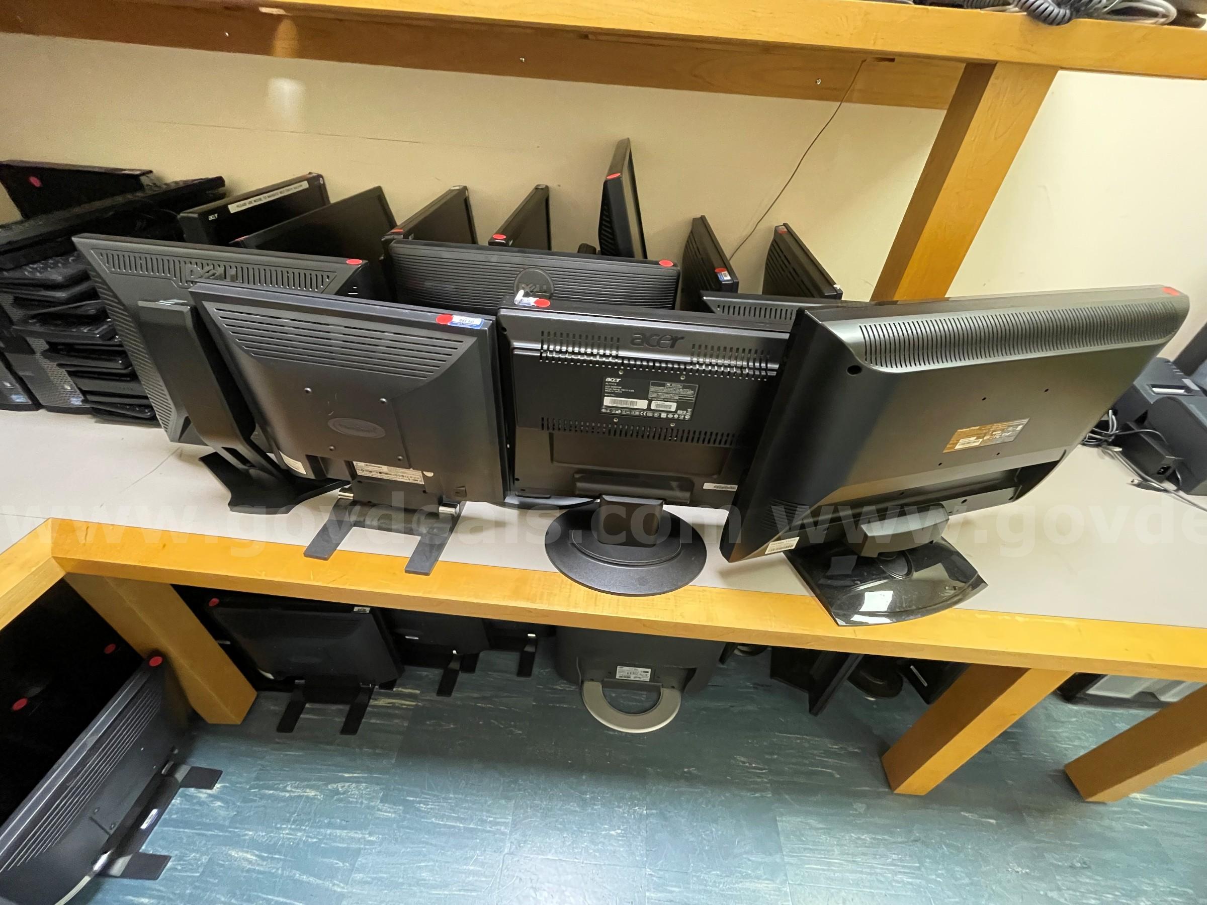Lot of computer monitors - Used See Description See Description Government Surplus Auction - Photo #6