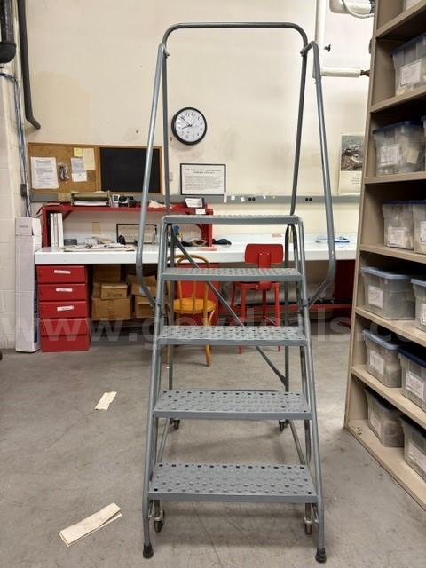 Lot - Ladders (Qty. 2) and office chairs (Qty.3) See Description See Description Government Surplus Auction - Photo #2