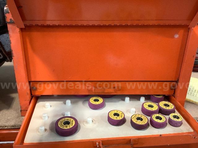 Black and Decker Vibro-Centric Kit   Government Surplus Auction - Photo #4