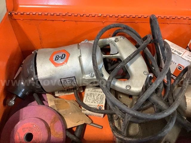 Black and Decker Vibro-Centric Kit   Government Surplus Auction - Photo #5