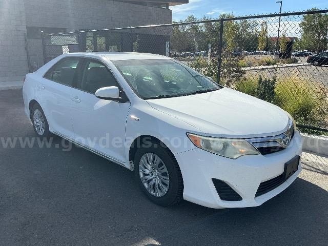 2014 TOYOTA CAMRY LE HYBRID 4 DOOR SEDAN -- UNLEADED/ELECTRIC TOYOTA CAMRY Government Surplus Auction - Photo #3