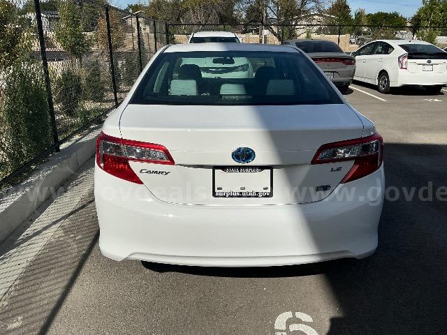 2014 TOYOTA CAMRY LE HYBRID 4 DOOR SEDAN -- UNLEADED/ELECTRIC TOYOTA CAMRY Government Surplus Auction - Photo #5