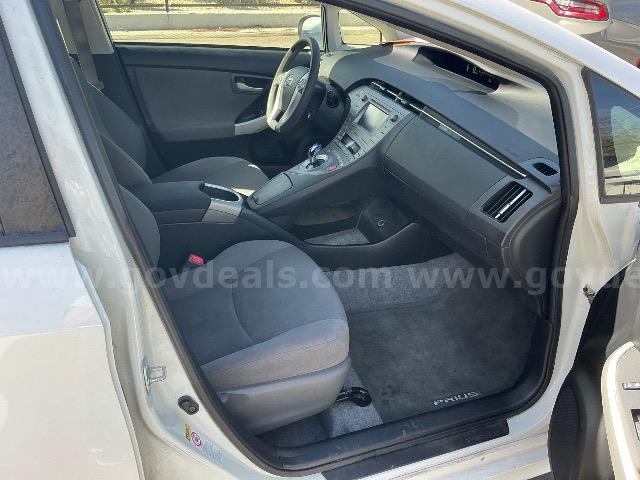 2013 TOYOTA PRIUS II HYBRID 4 DOOR  SEDAN -- UNLEADED/ELECTRIC TOYOTA PRIUS Government Surplus Auction - Photo #6