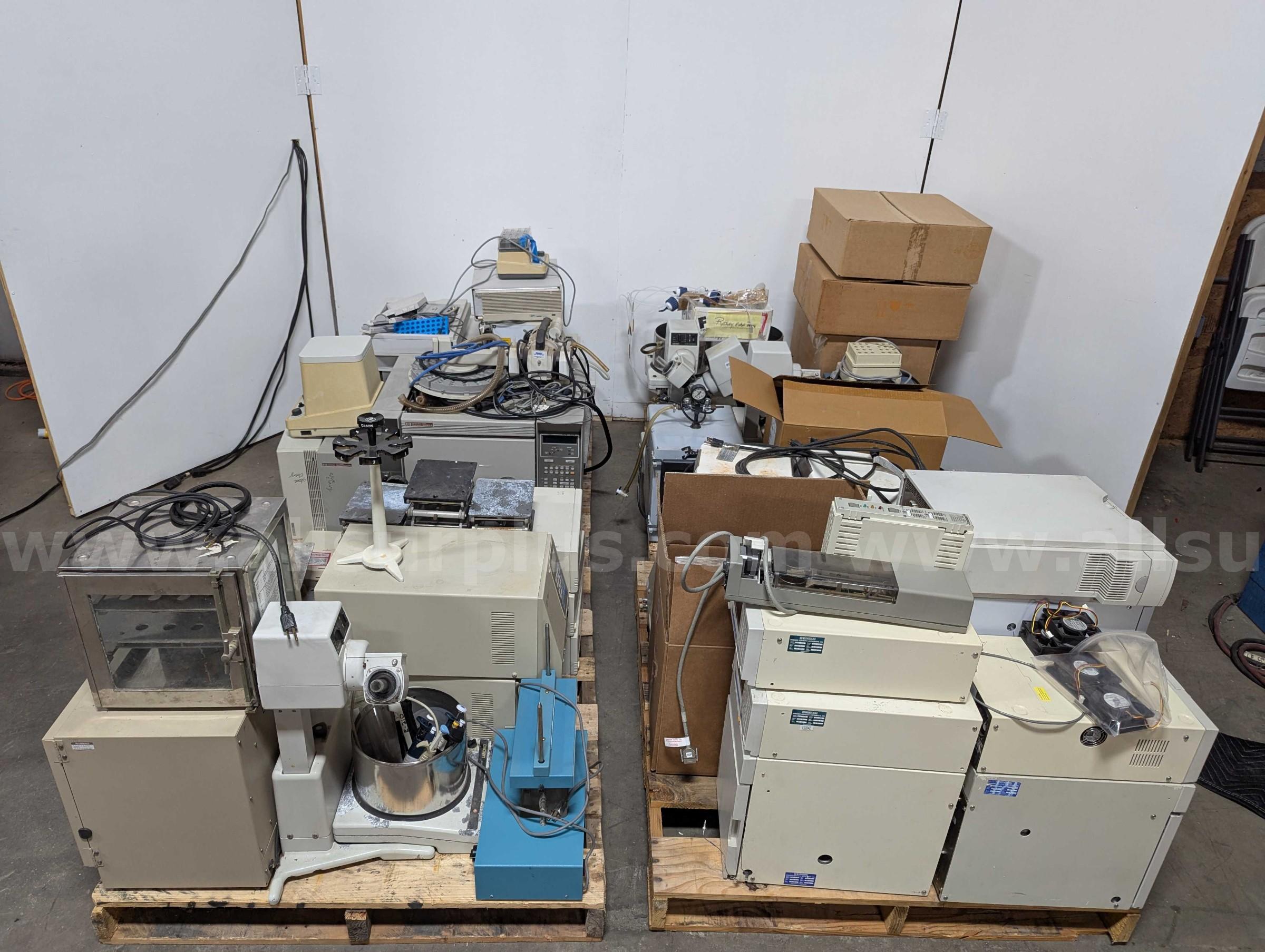 4 Pallets of Lab Equipment #2