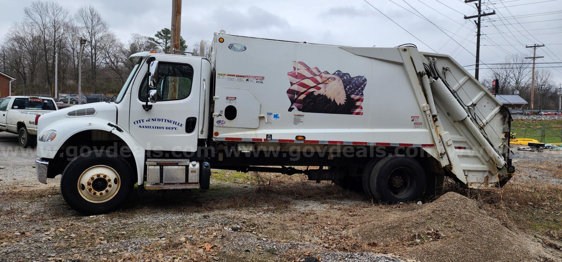 2014 Freightliner rear load Freightliner  Government Surplus Auction - Primary Photo