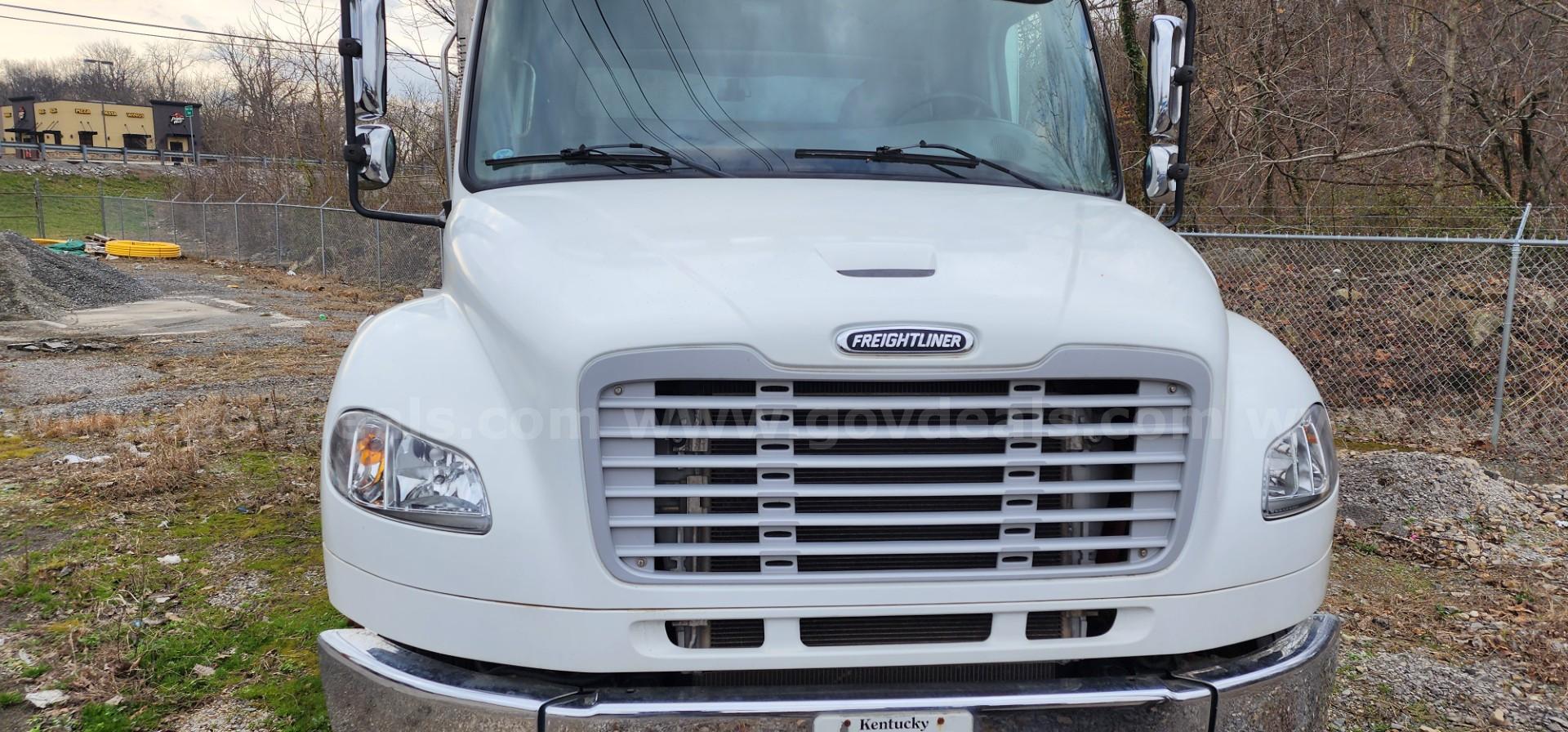 2014 Freightliner rear load Freightliner  Government Surplus Auction - Photo #3