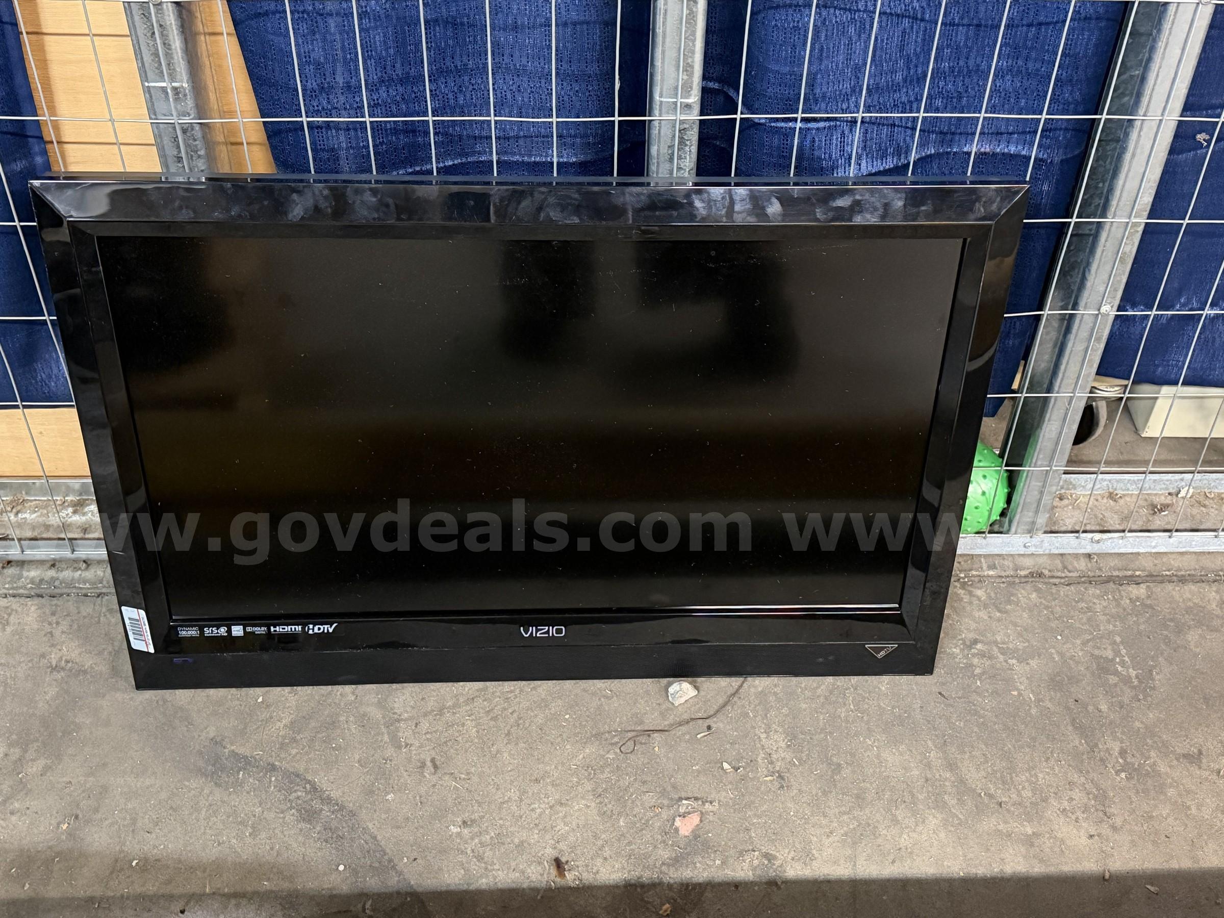 Lot of 4 Flat Screen TVs   Government Surplus Auction - Photo #3