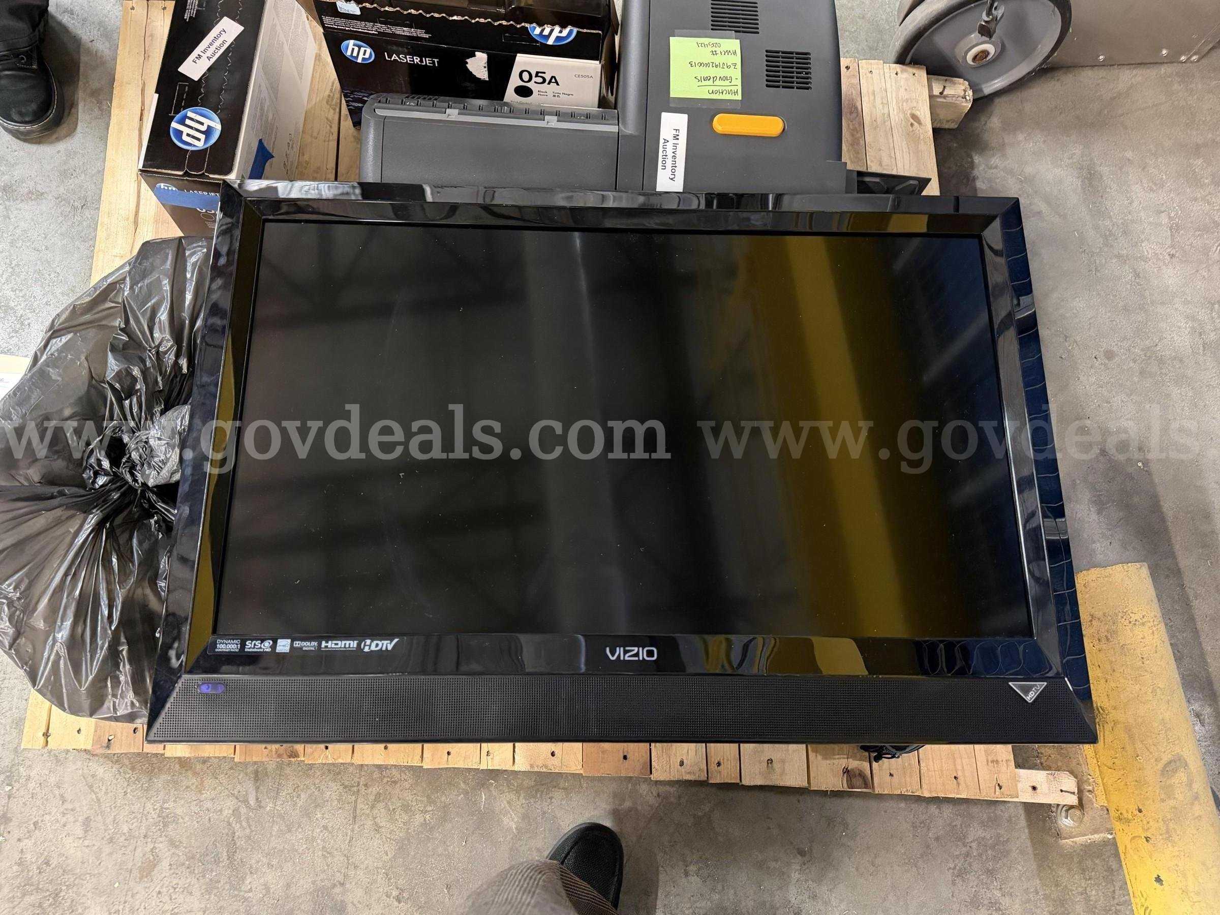 Lot of 4 Flat Screen TVs   Government Surplus Auction - Photo #4