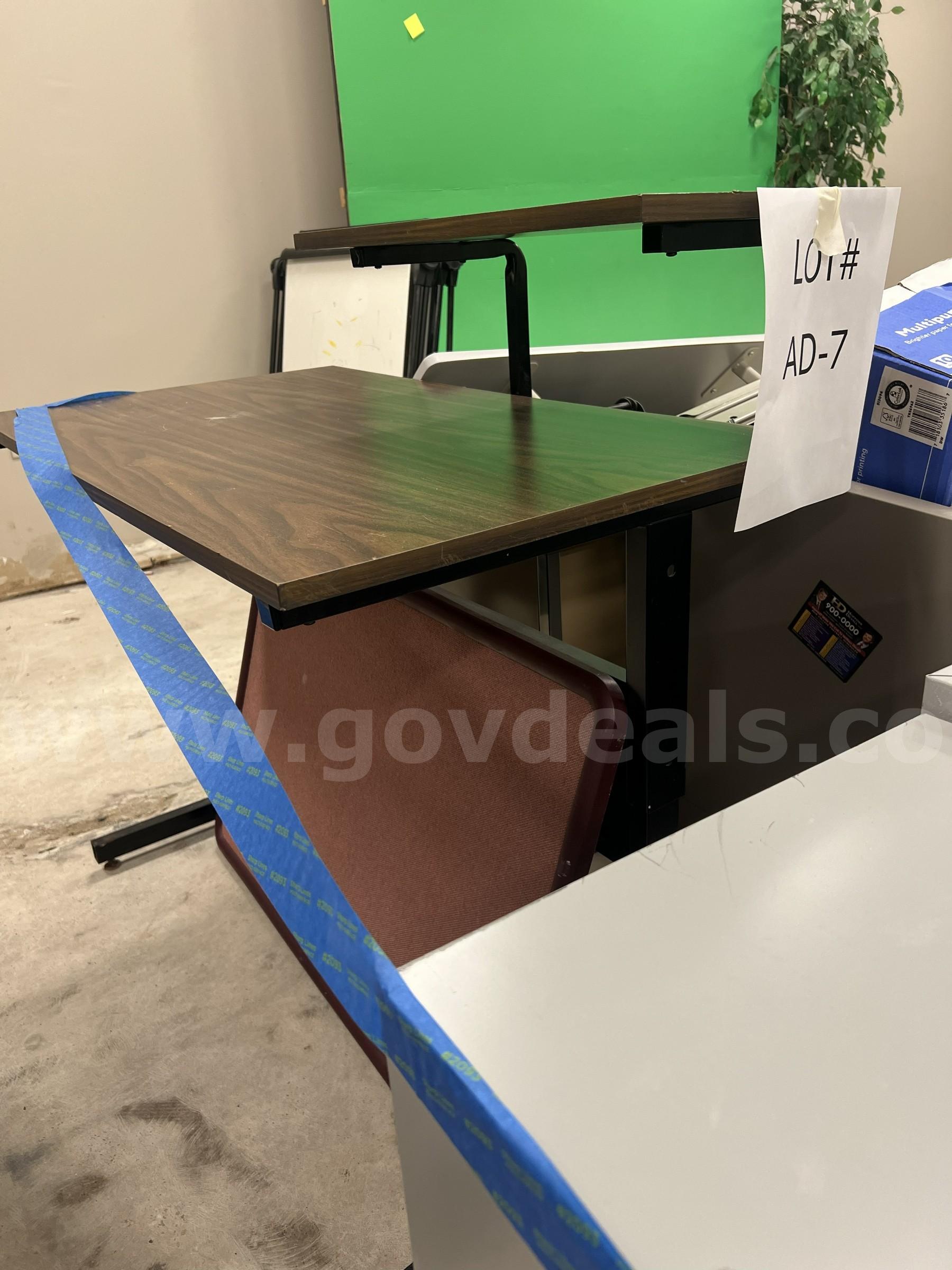 Lot of Office Furniture   Government Surplus Auction - Photo #5