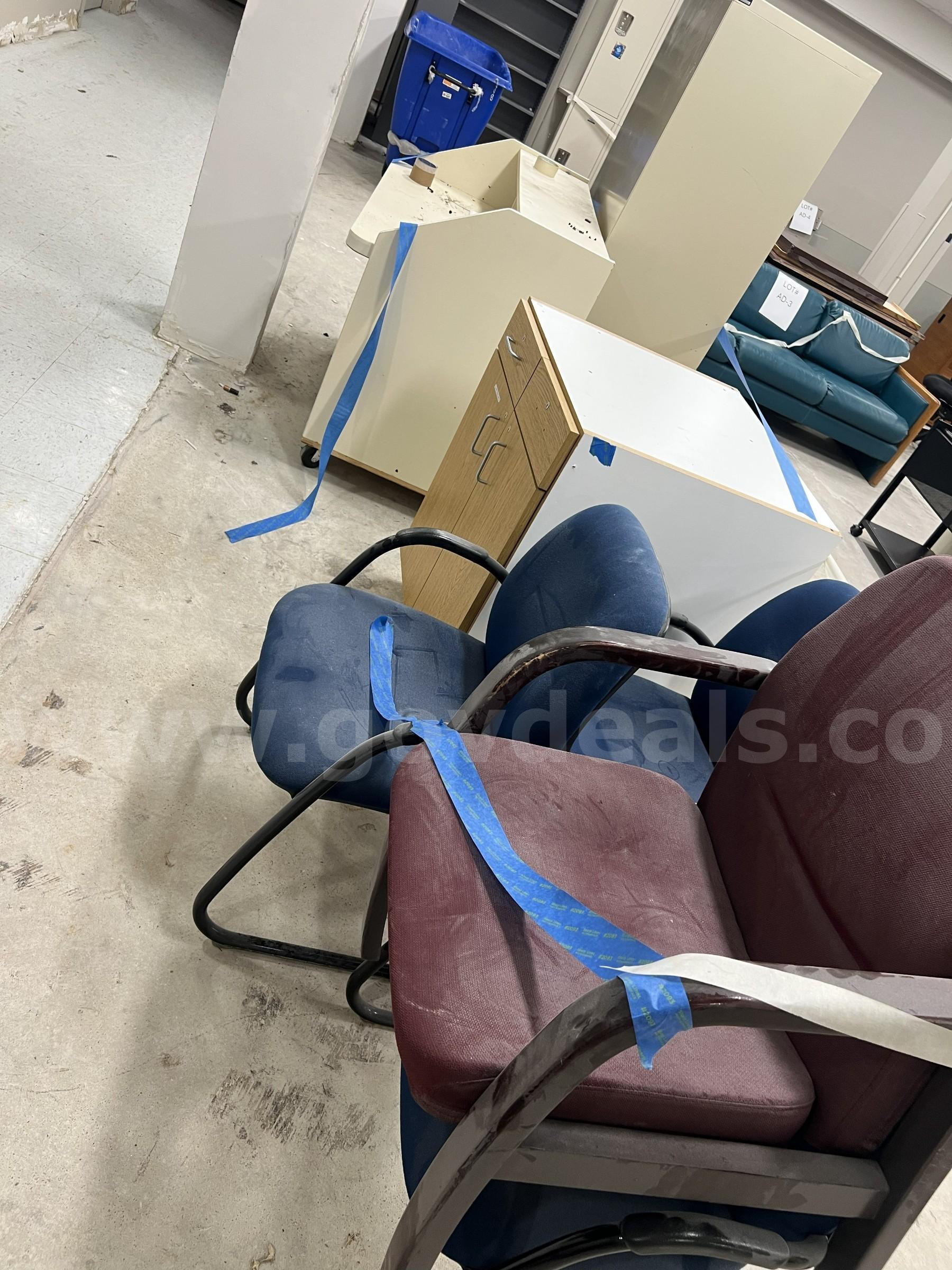 Lot of 2 Filing Cabinets, 1 Desk, 1 Regular Cabinet, 4 Office Chairs   Government Surplus Auction - Photo #4
