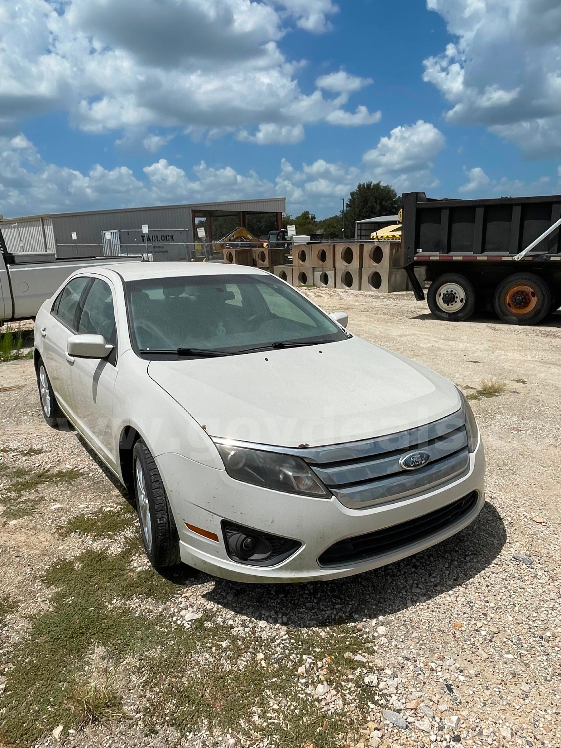 2012 Ford Fusion Sedan Ford Fusion Government Surplus Auction - Photo #2