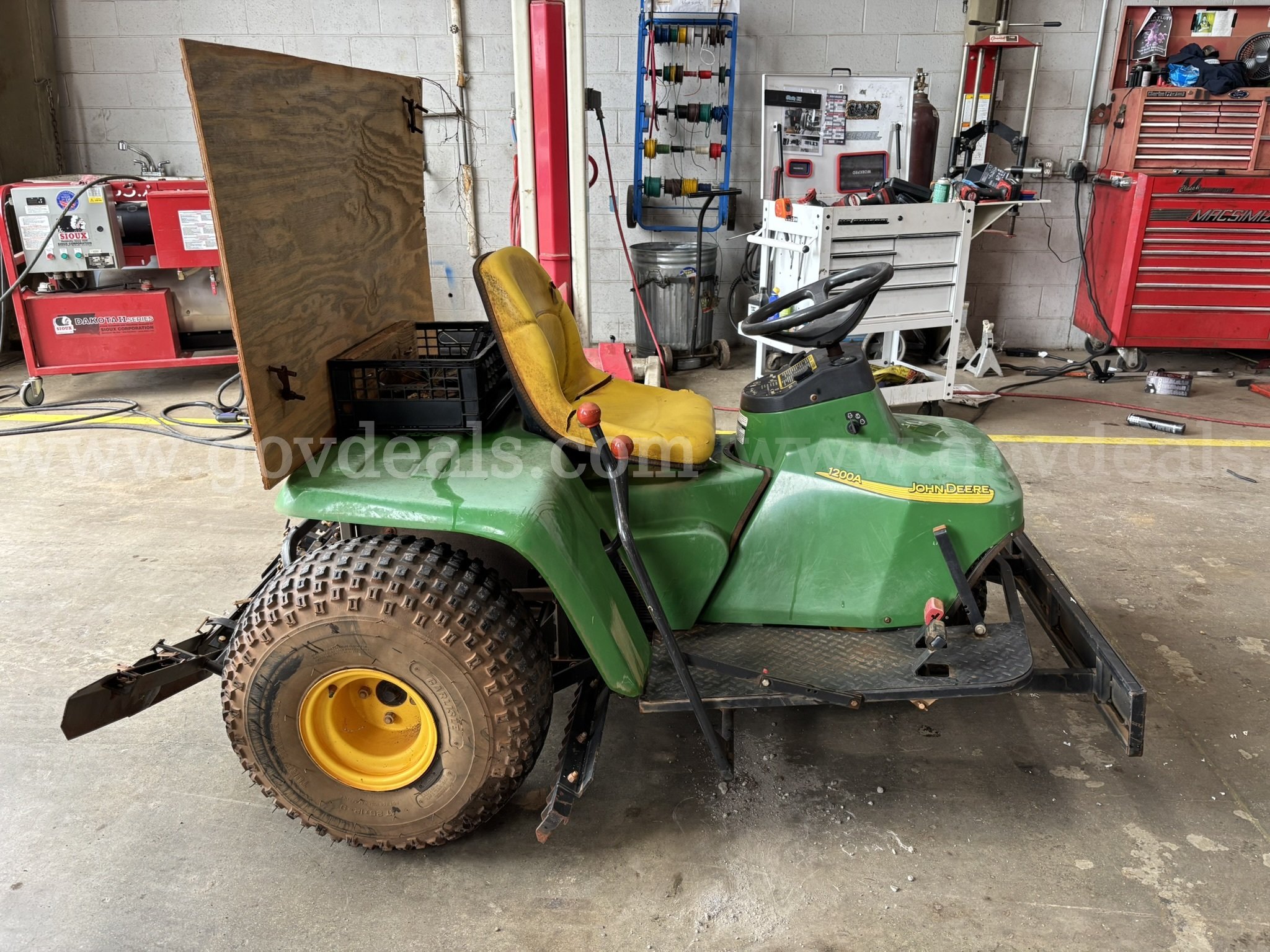 2017 John Deere Field Rake UNIT 789 John Deere 789 Government Surplus Auction - Photo #3