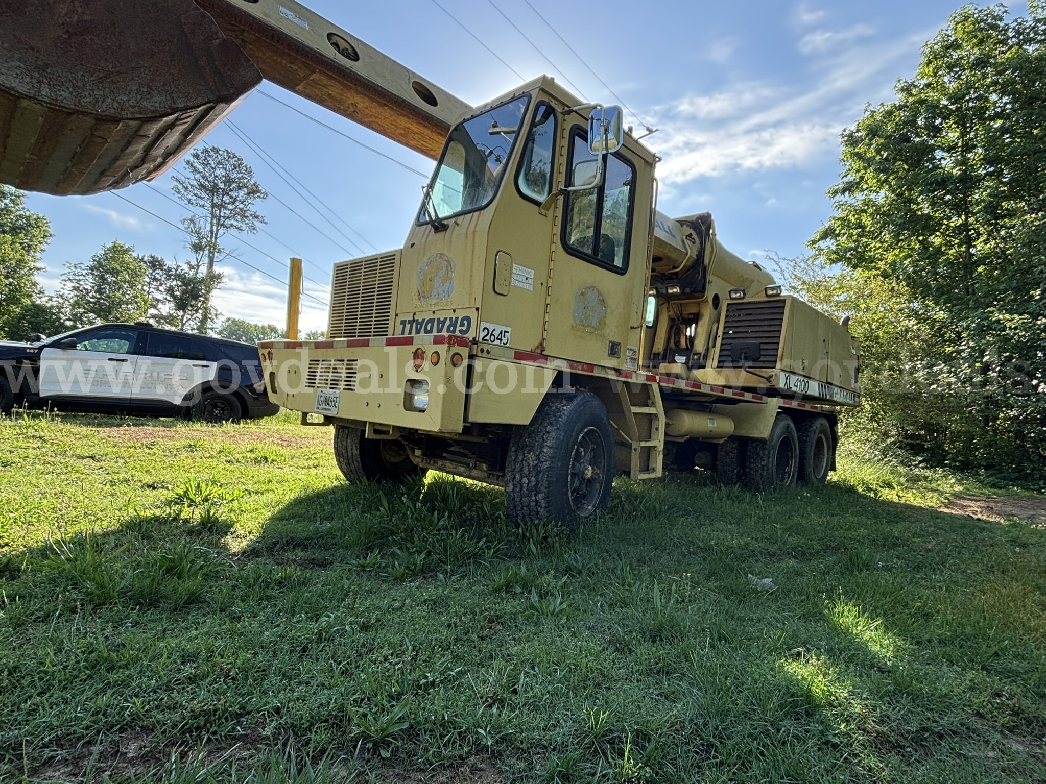 2001 Gradall XL4100 UNIT 2645  XL4100 Government Surplus Auction - Photo #2