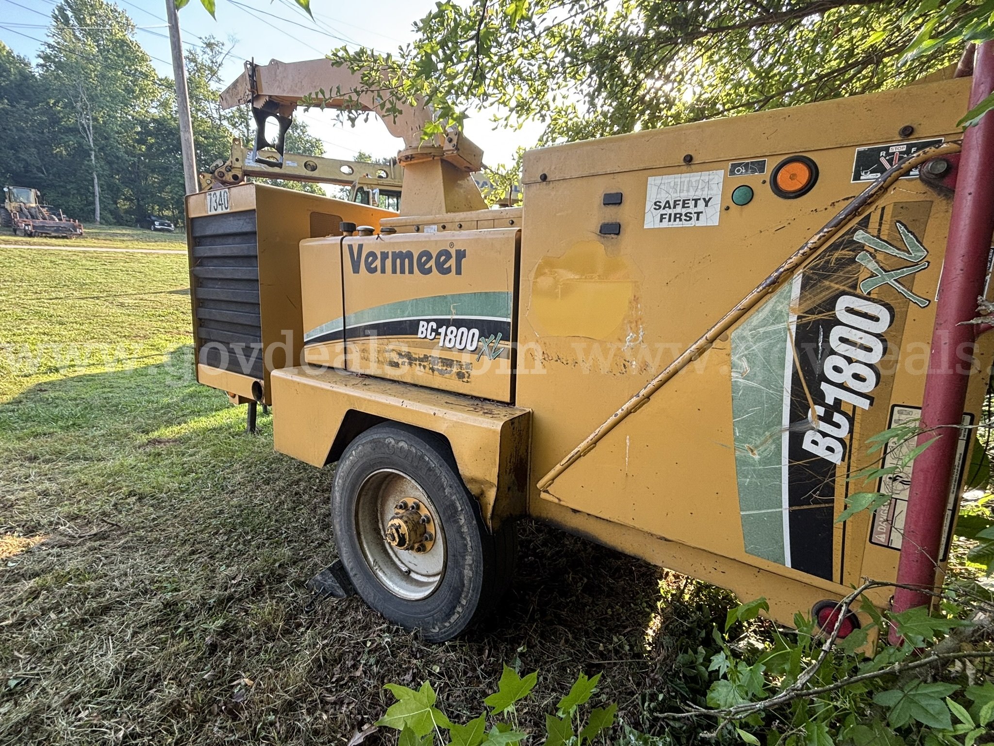 2007 Vermeer BC1800XL Wood Chipper UNIT 7340  BC1800XL Government Surplus Auction - Photo #3