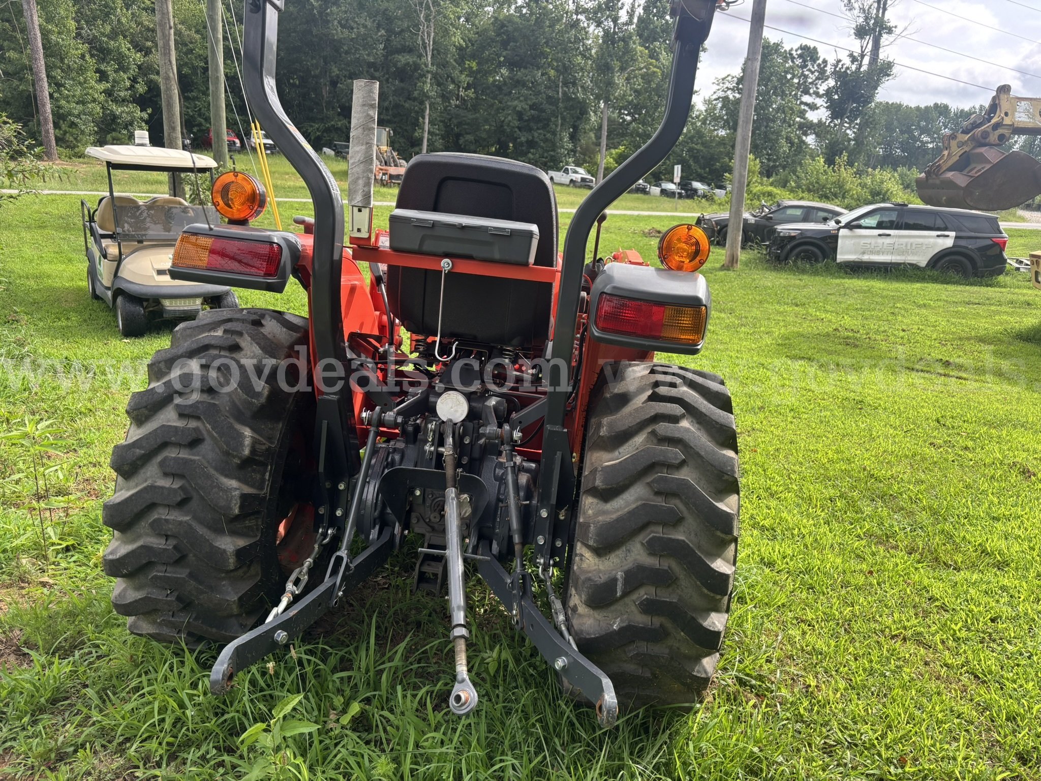 2022 Kubota L3301HST Tractor UNIT 74746 Kubota L3301HST Government Surplus Auction - Photo #4